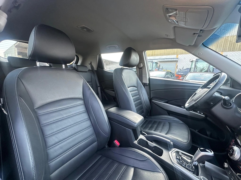 KGM-SsangYong Tivoli 1.6 eXDi Sapphire 4WD Automatic-image-8