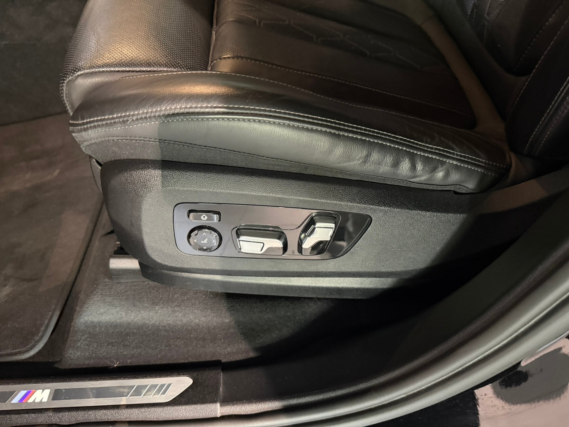 BMW X5 xDrive 48V 30d M Sport Steptronic-image-13
