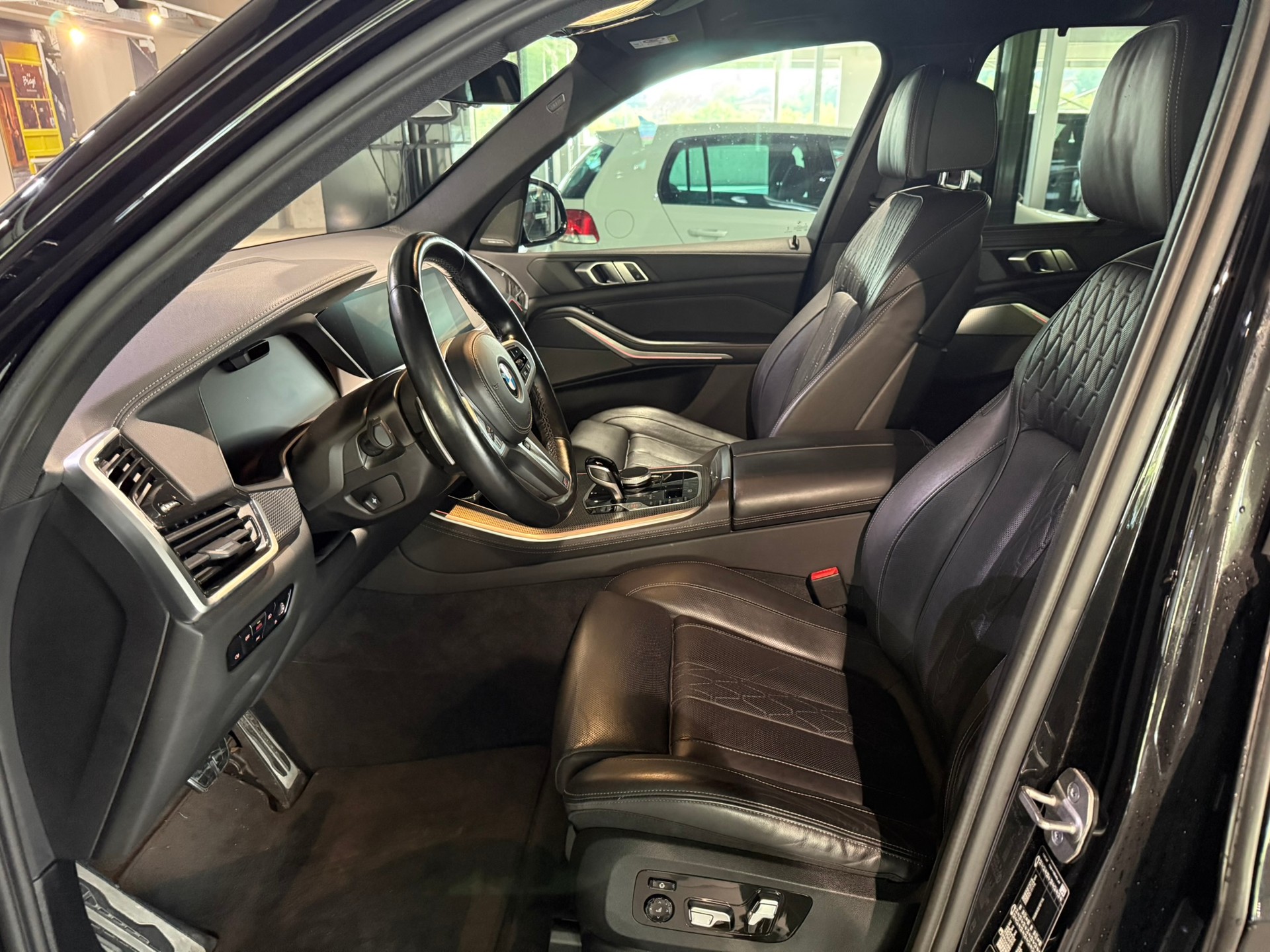 BMW X5 xDrive 48V 30d M Sport Steptronic-image-12