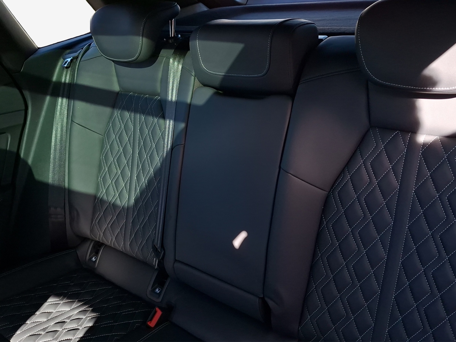 AUDI Q4 e-tron 40-image-12