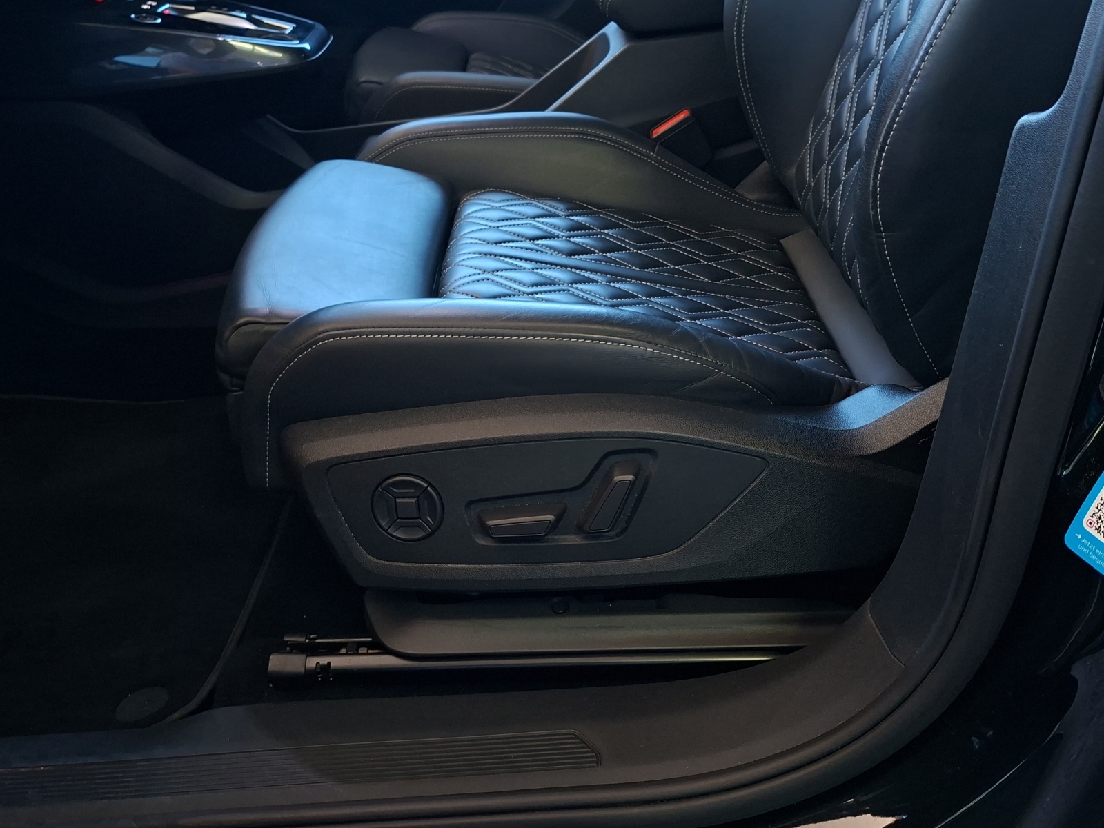 AUDI Q4 e-tron 40-image-16