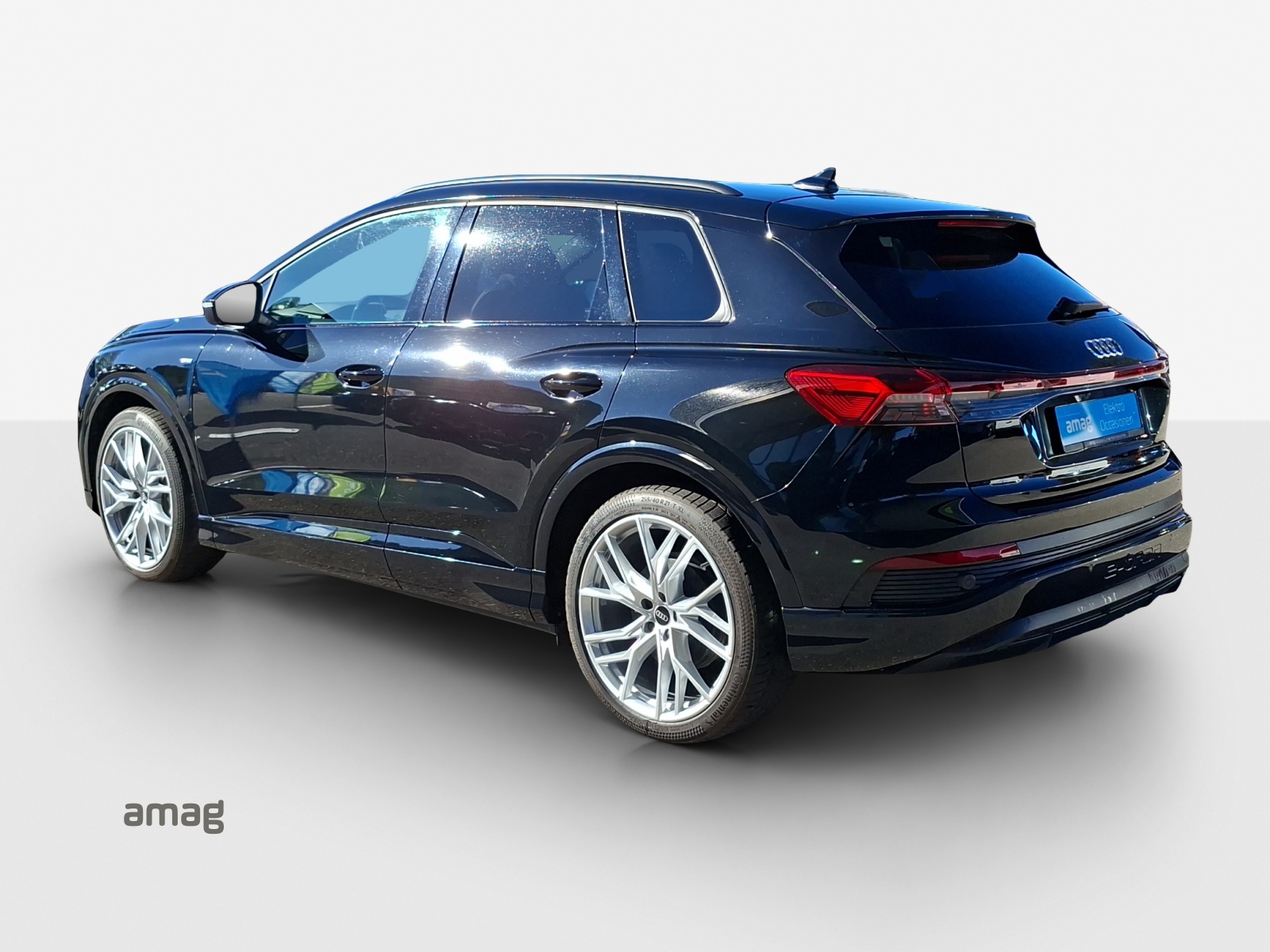 AUDI Q4 e-tron 40-image-2