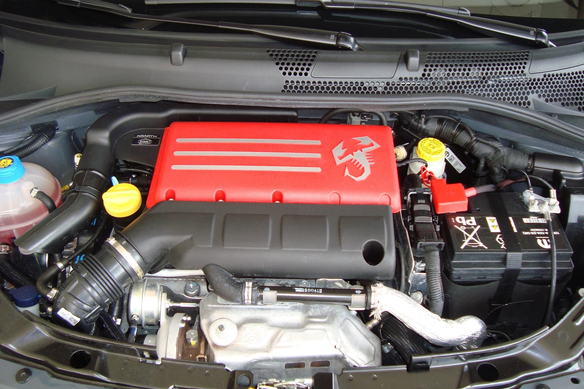 FIAT 595 1.4 16V Turbo Abarth Competizione Dualogic-image-12