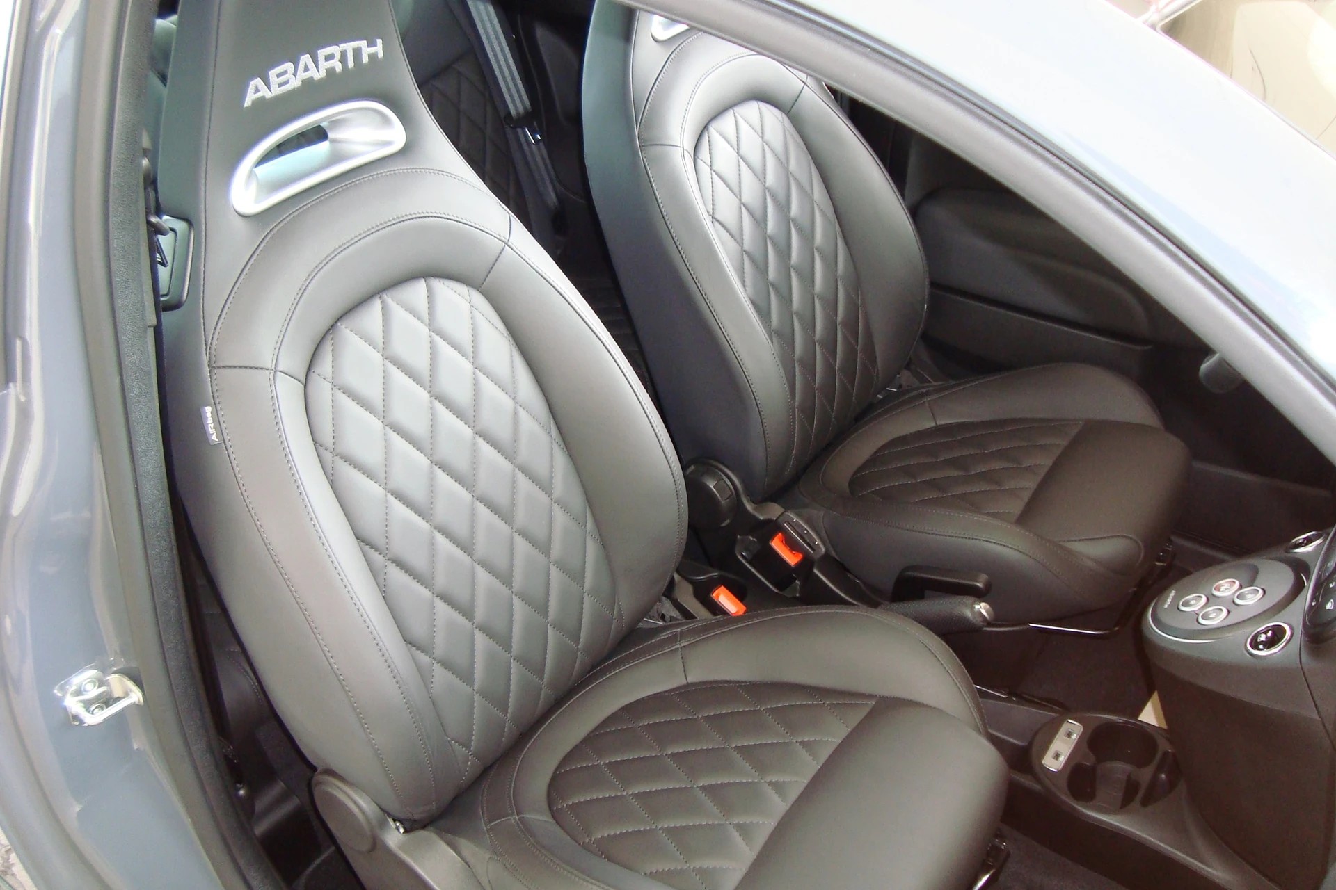FIAT 595 1.4 16V Turbo Abarth Competizione Dualogic-image-9