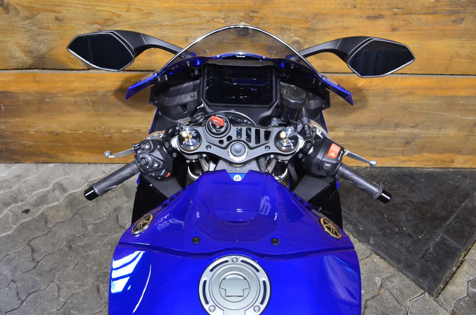 YAMAHA R9 ABS (auf Anfrage)-showroom-element-2