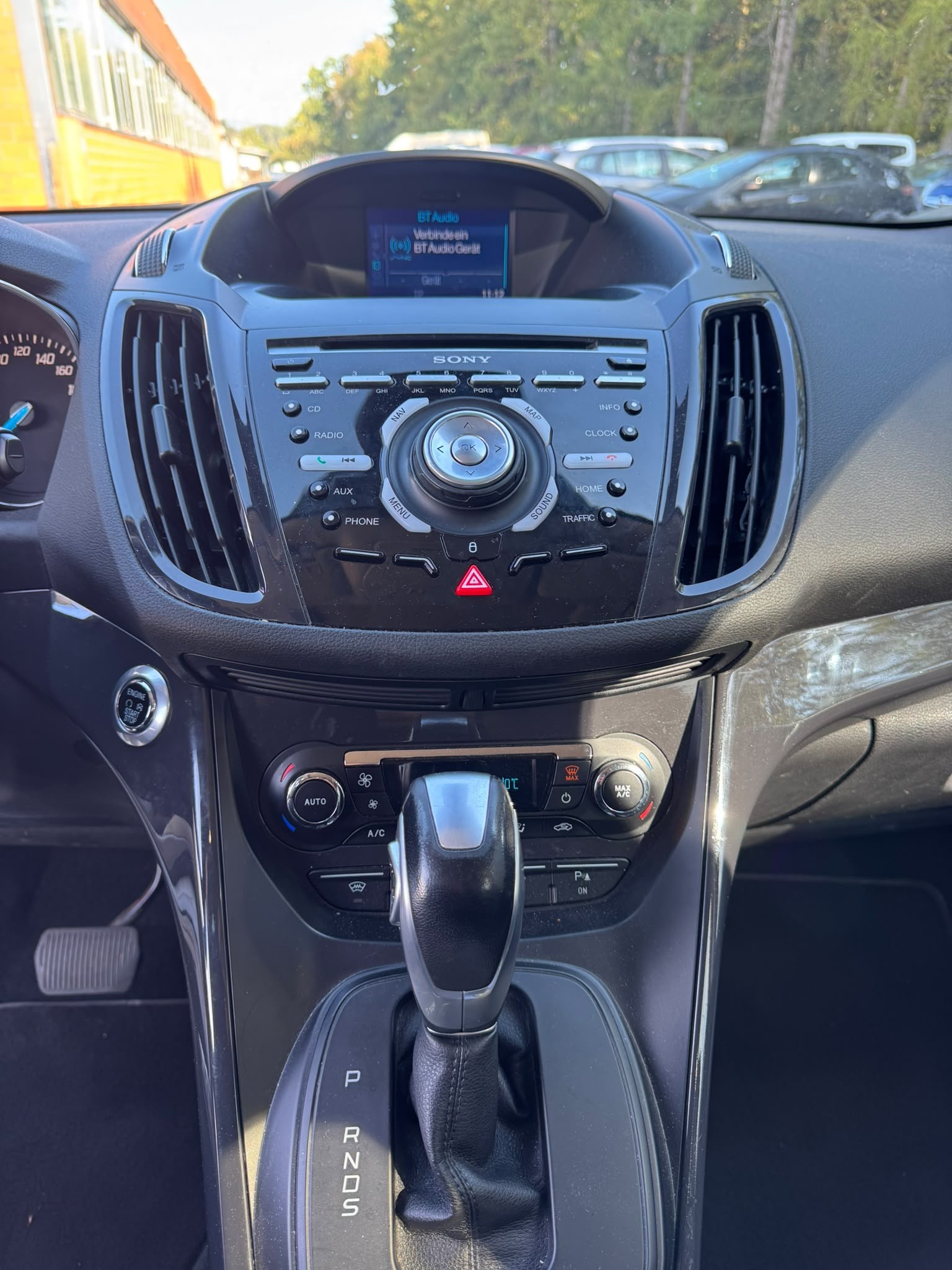 FORD Kuga 1.6 SCTi Carving 4WD Automatic-image-11