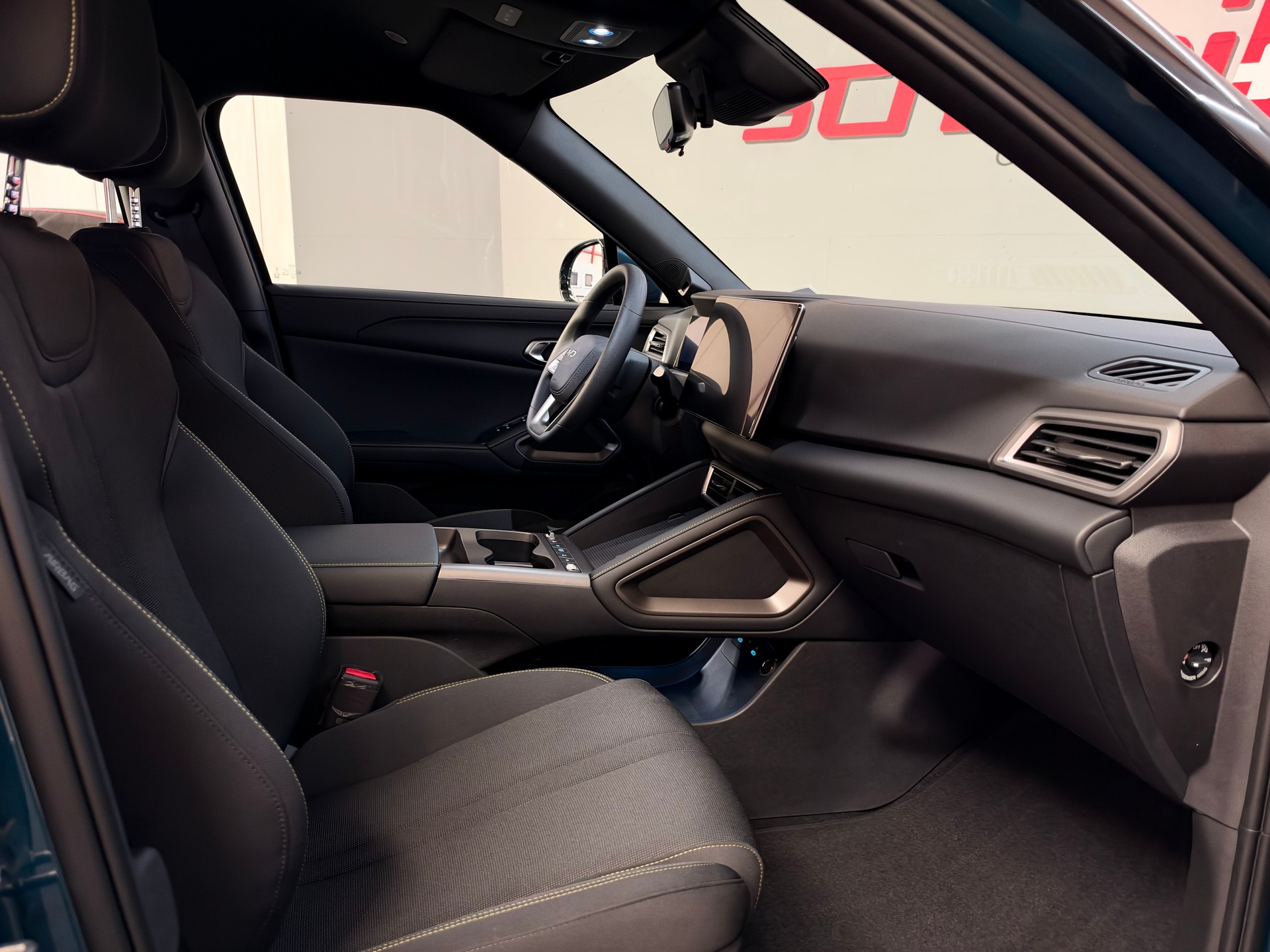 BYD Atto 2 DM-i Active-image-13