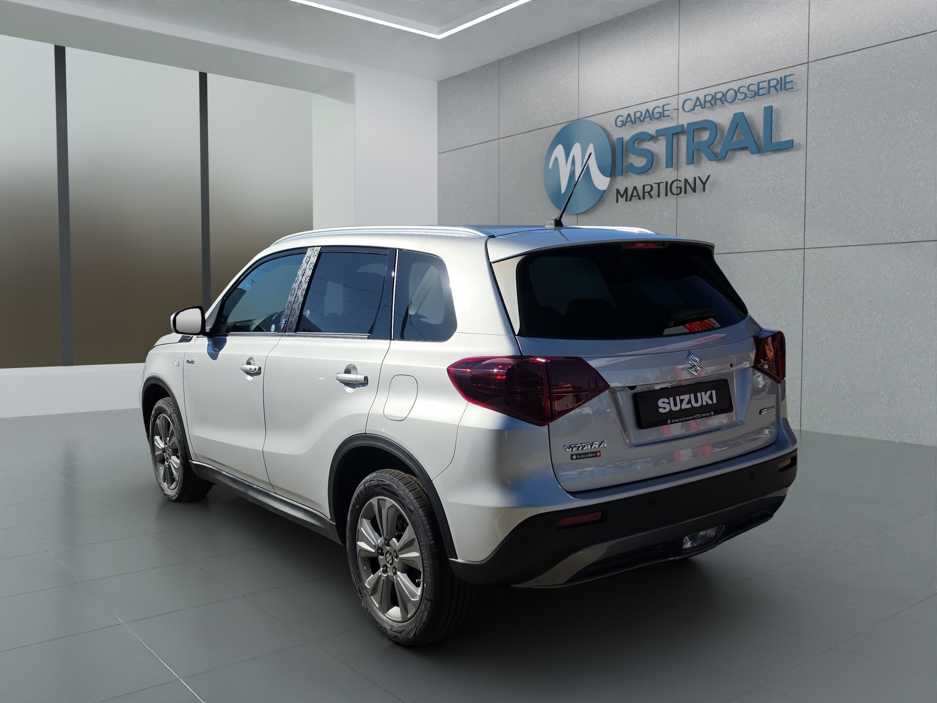 SUZUKI Vitara 1.4 T Piz Sulai Hybrid 4x4-showroom-element-1