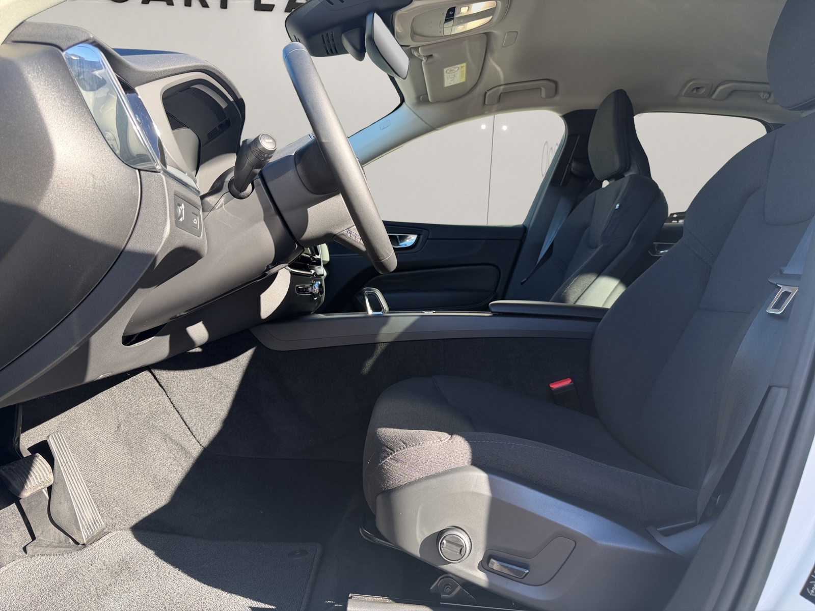 VOLVO XC60 2.0 B5 MH Momentum AWD-image-7