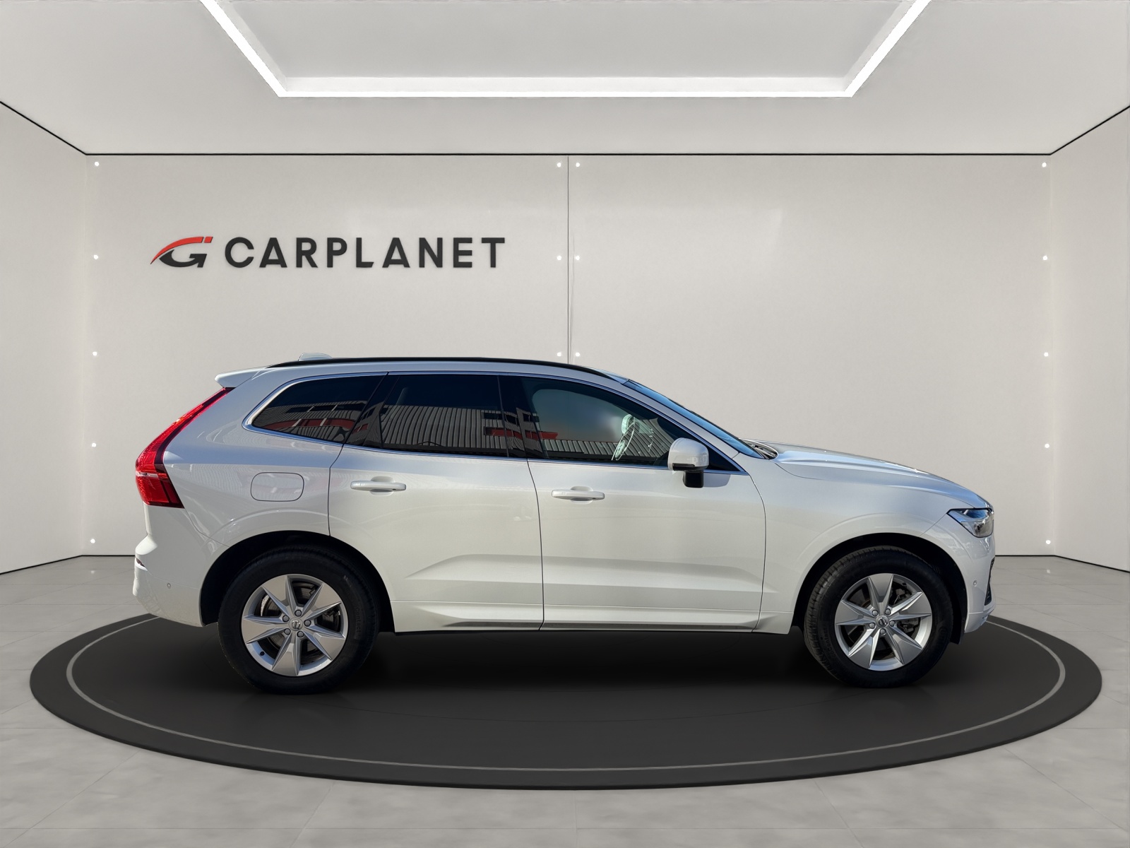 VOLVO XC60 2.0 B5 MH Momentum AWD-image-1