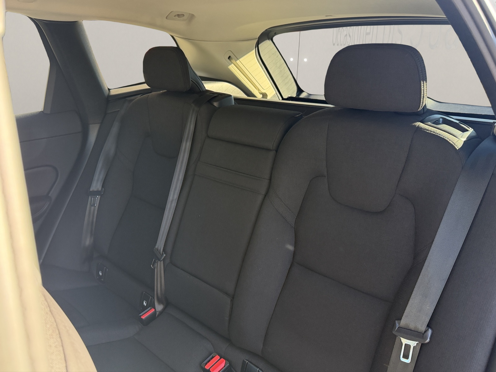 VOLVO XC60 2.0 B5 MH Momentum AWD-image-13