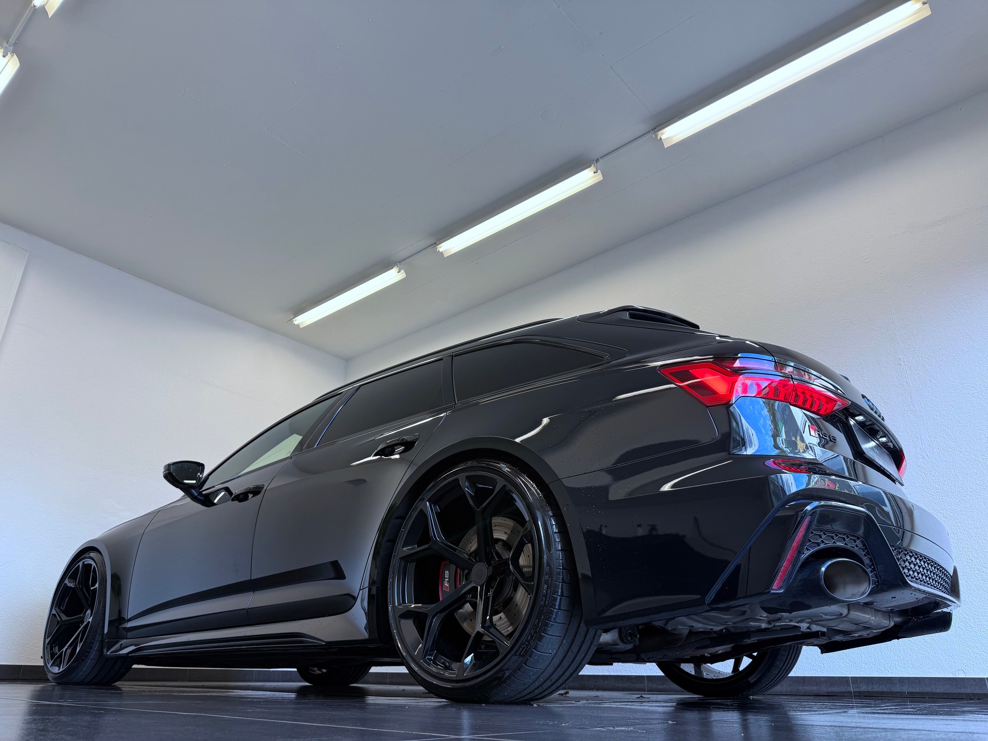 AUDI RS6 Avant 4.0 TFSI V8 quattro "ALL BLACK"-image-7