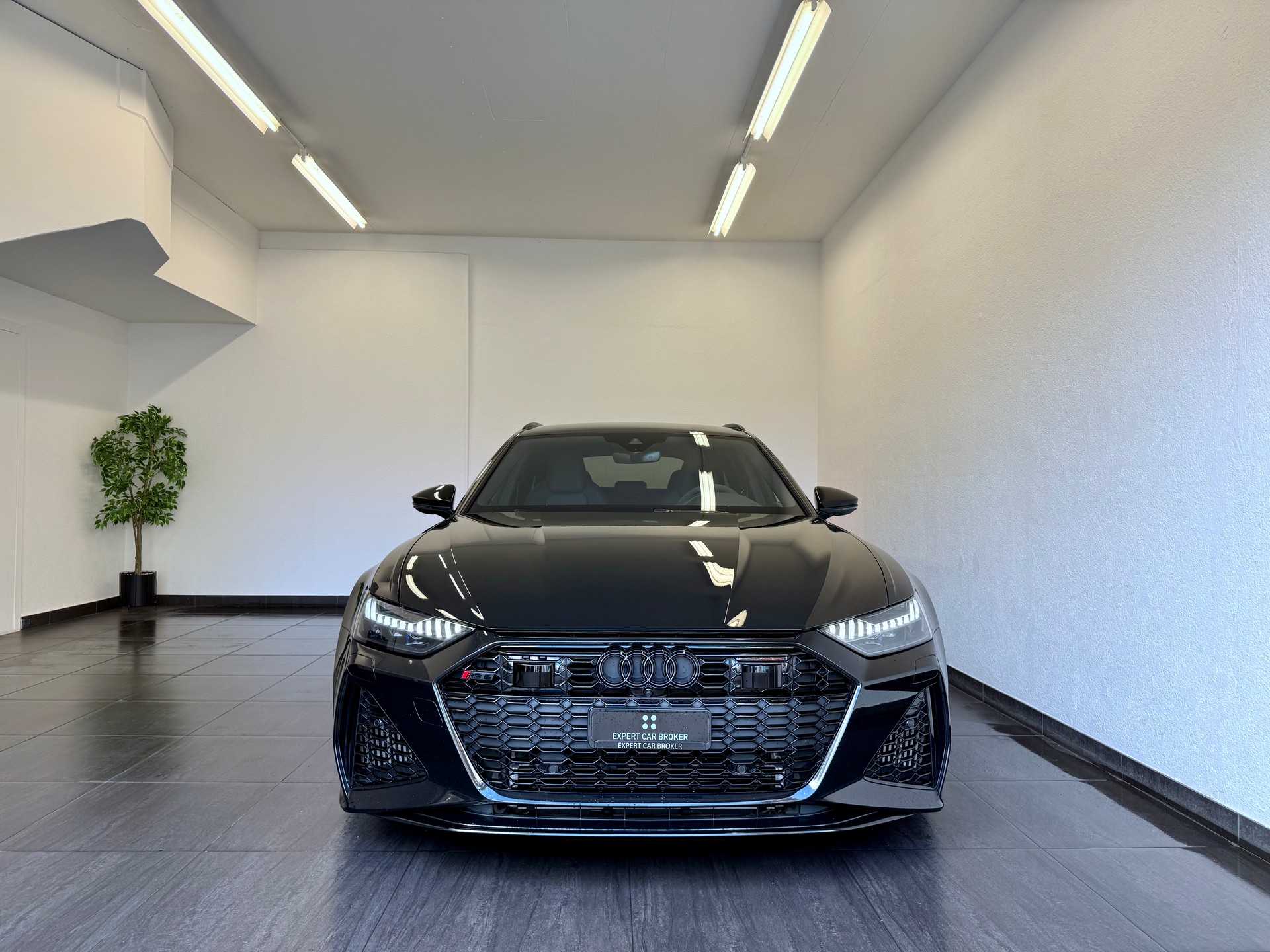AUDI RS6 Avant 4.0 TFSI V8 quattro "ALL BLACK"-image-4