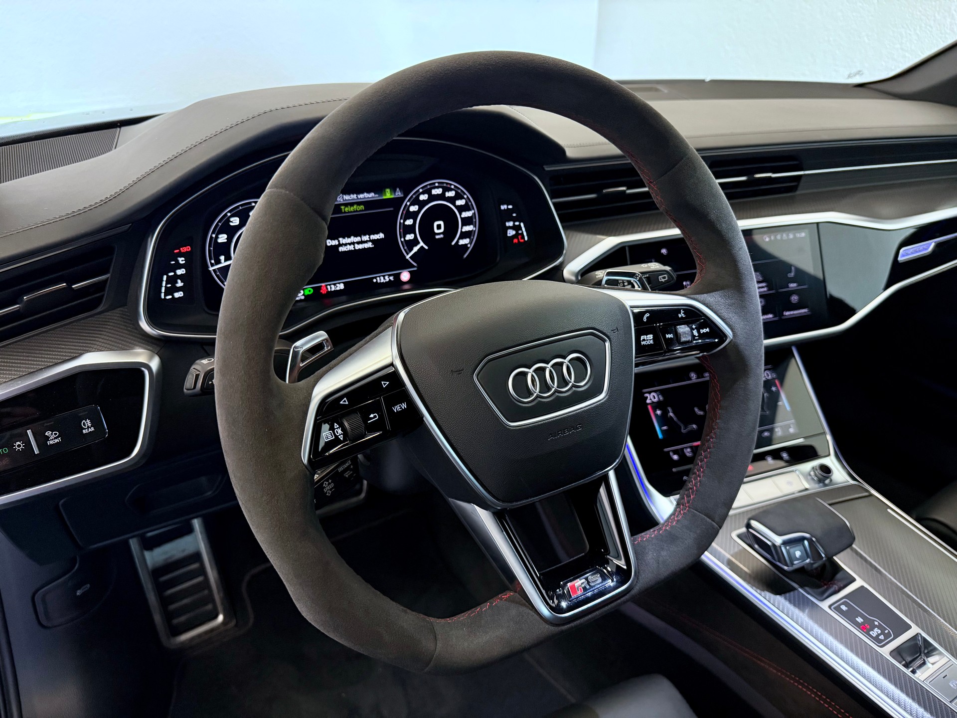 AUDI RS6 Avant 4.0 TFSI V8 quattro "ALL BLACK"-image-13