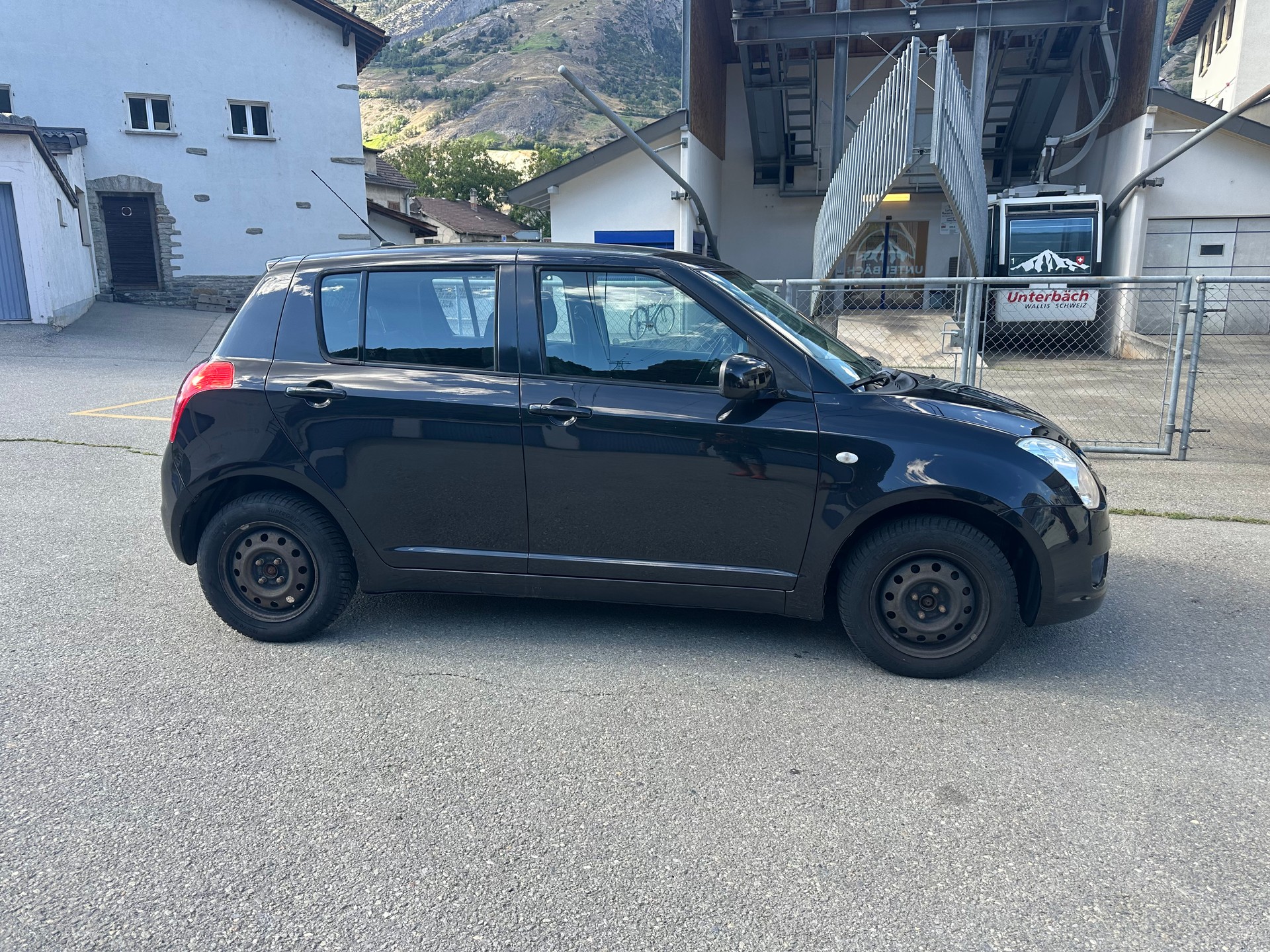 SUZUKI Swift 1.3i 16V GL Top 4x4-image-6