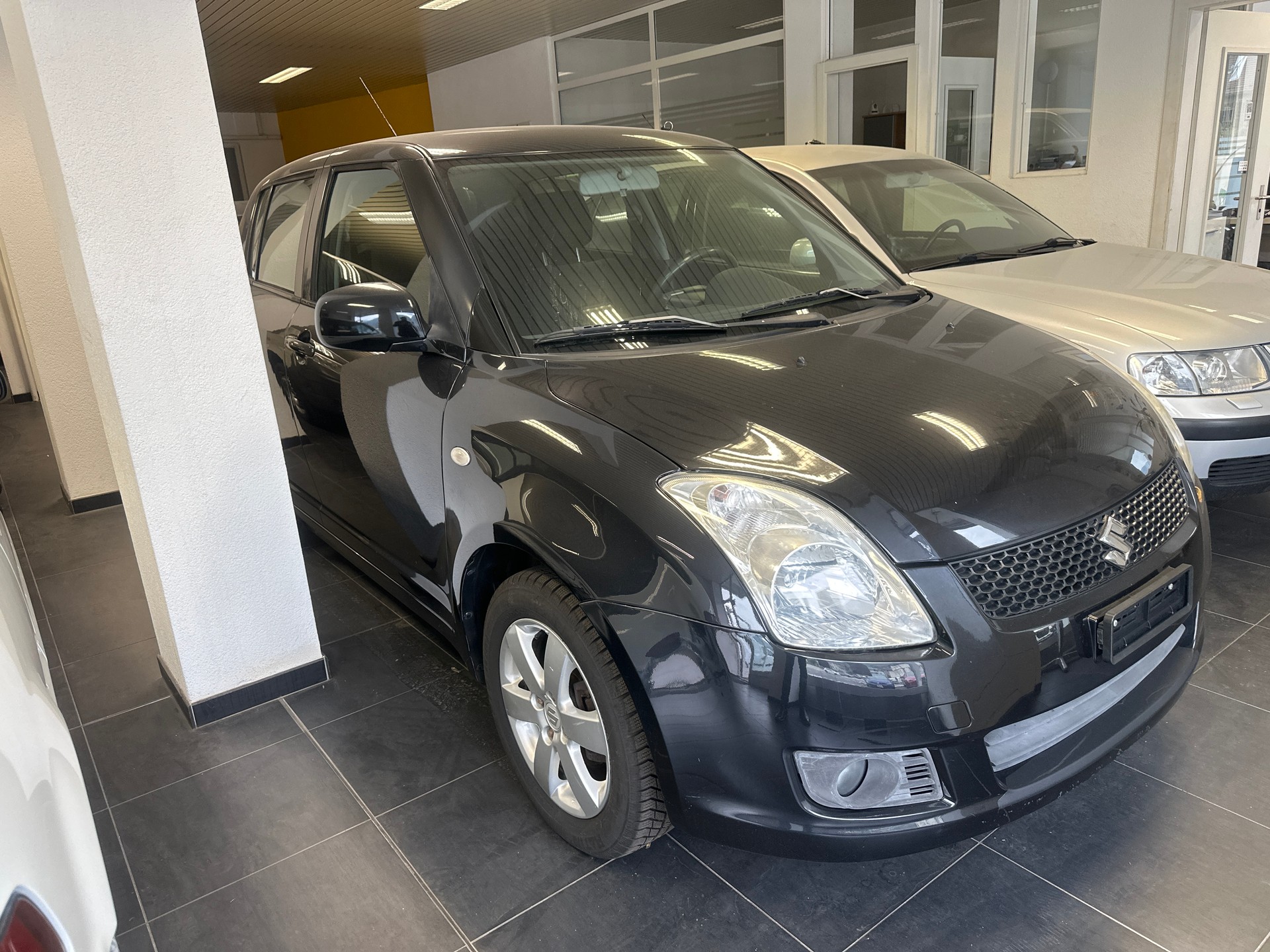 SUZUKI Swift 1.3i 16V GL Top 4x4-image-0