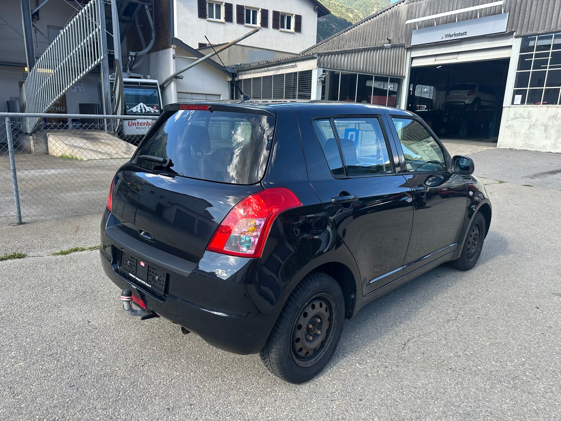 SUZUKI Swift 1.3i 16V GL Top 4x4-image-3