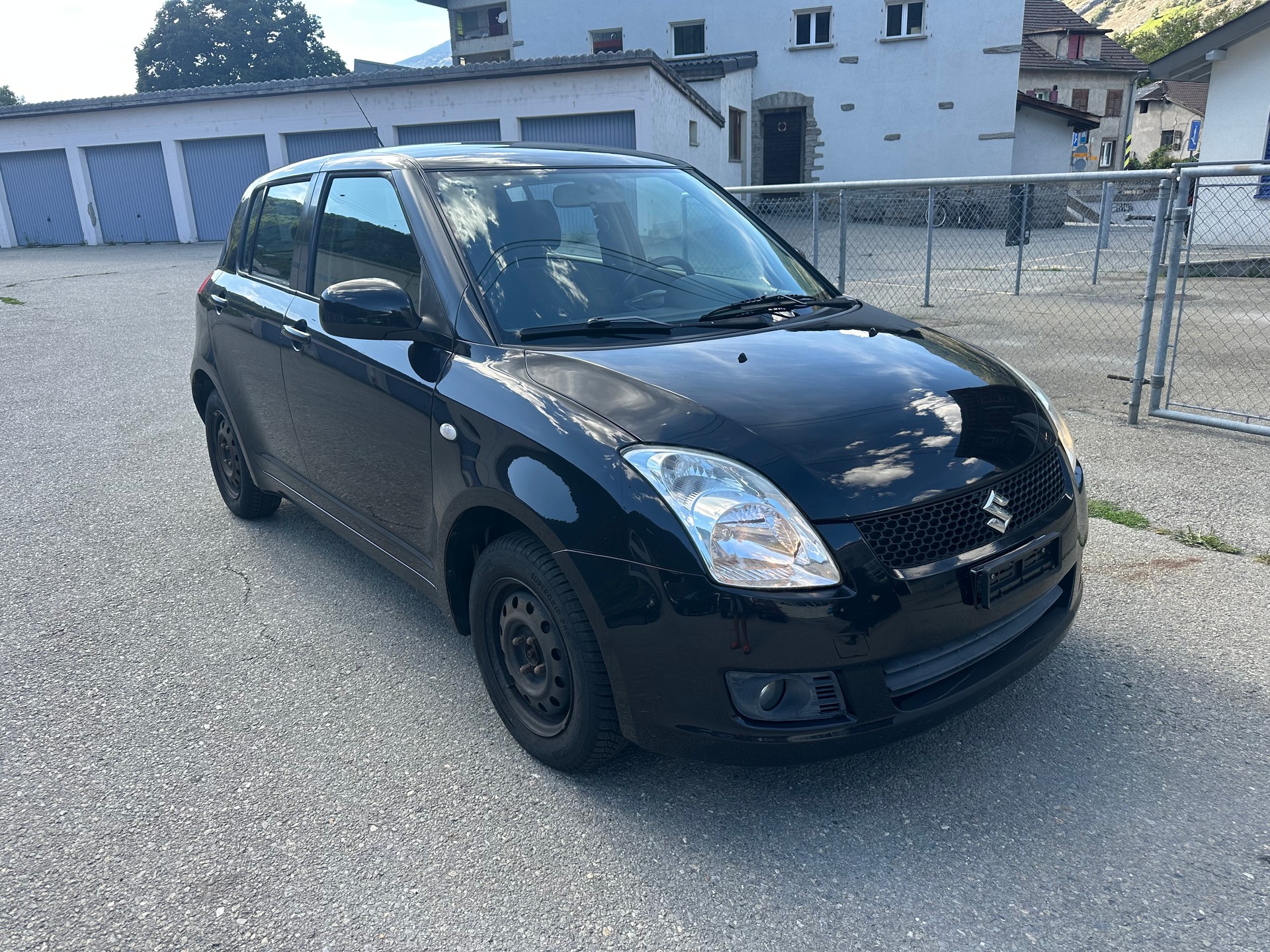 SUZUKI Swift 1.3i 16V GL Top 4x4-image-2