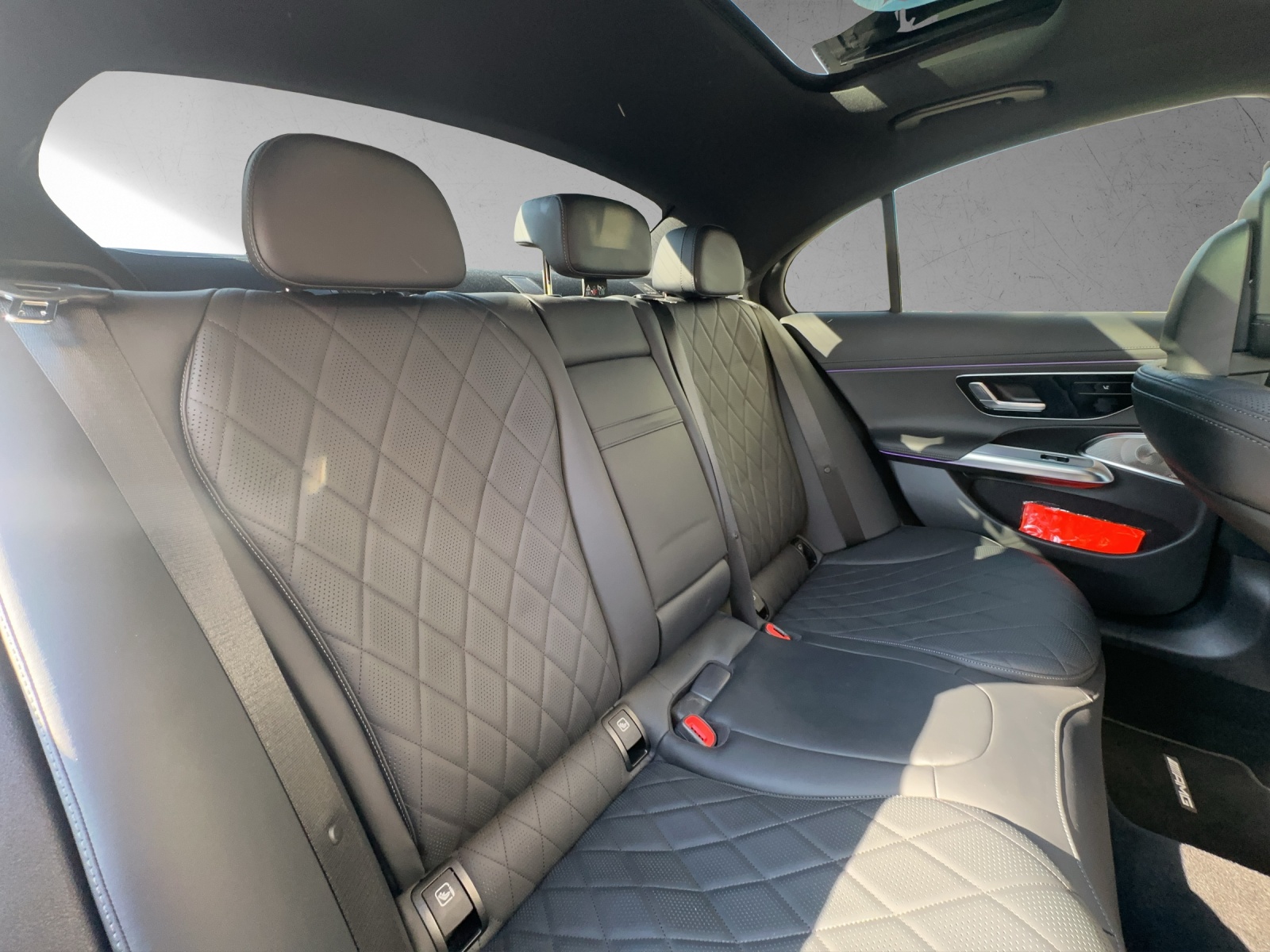 MERCEDES-BENZ E 220 d 4Matic 9G-Tronic-image-13