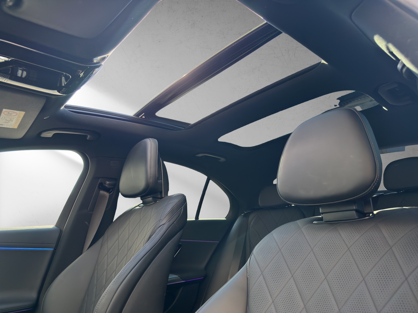 MERCEDES-BENZ E 220 d 4Matic 9G-Tronic-image-14