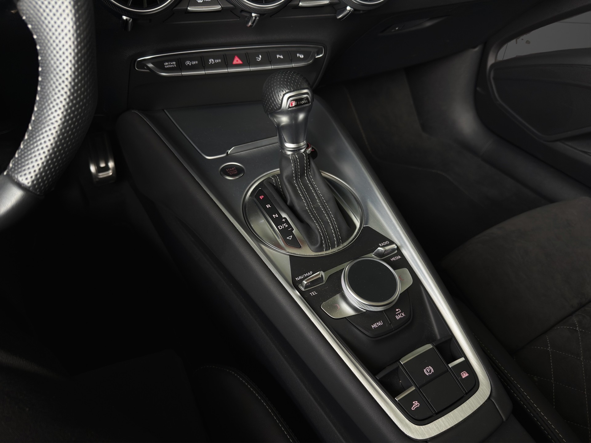 AUDI TT Roadster 45 TFSI S-tronic-image-14