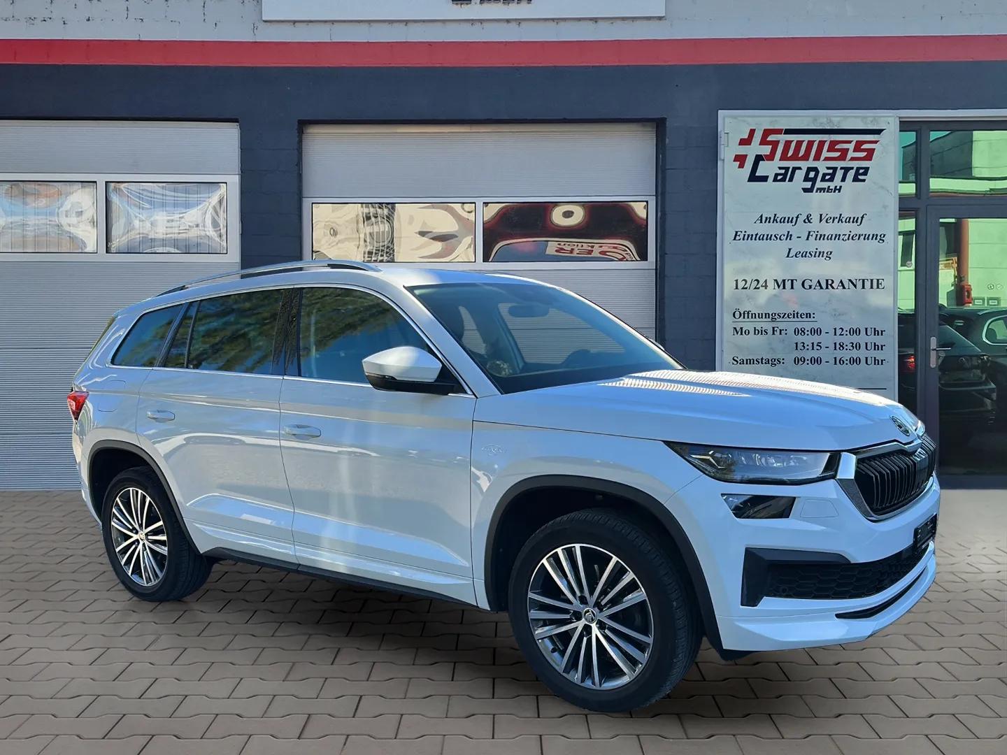 SKODA Kodiaq 2.0 TSI 4x4 L&K mit AHK & Standheizung + Panoramadach-image-1
