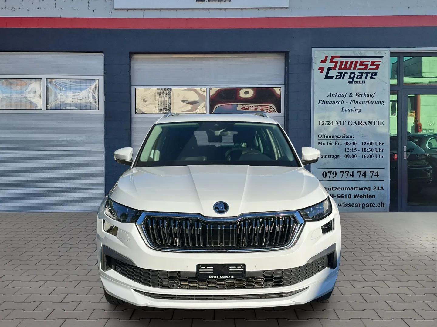 SKODA Kodiaq 2.0 TSI 4x4 L&K mit AHK & Standheizung + Panoramadach-image-2