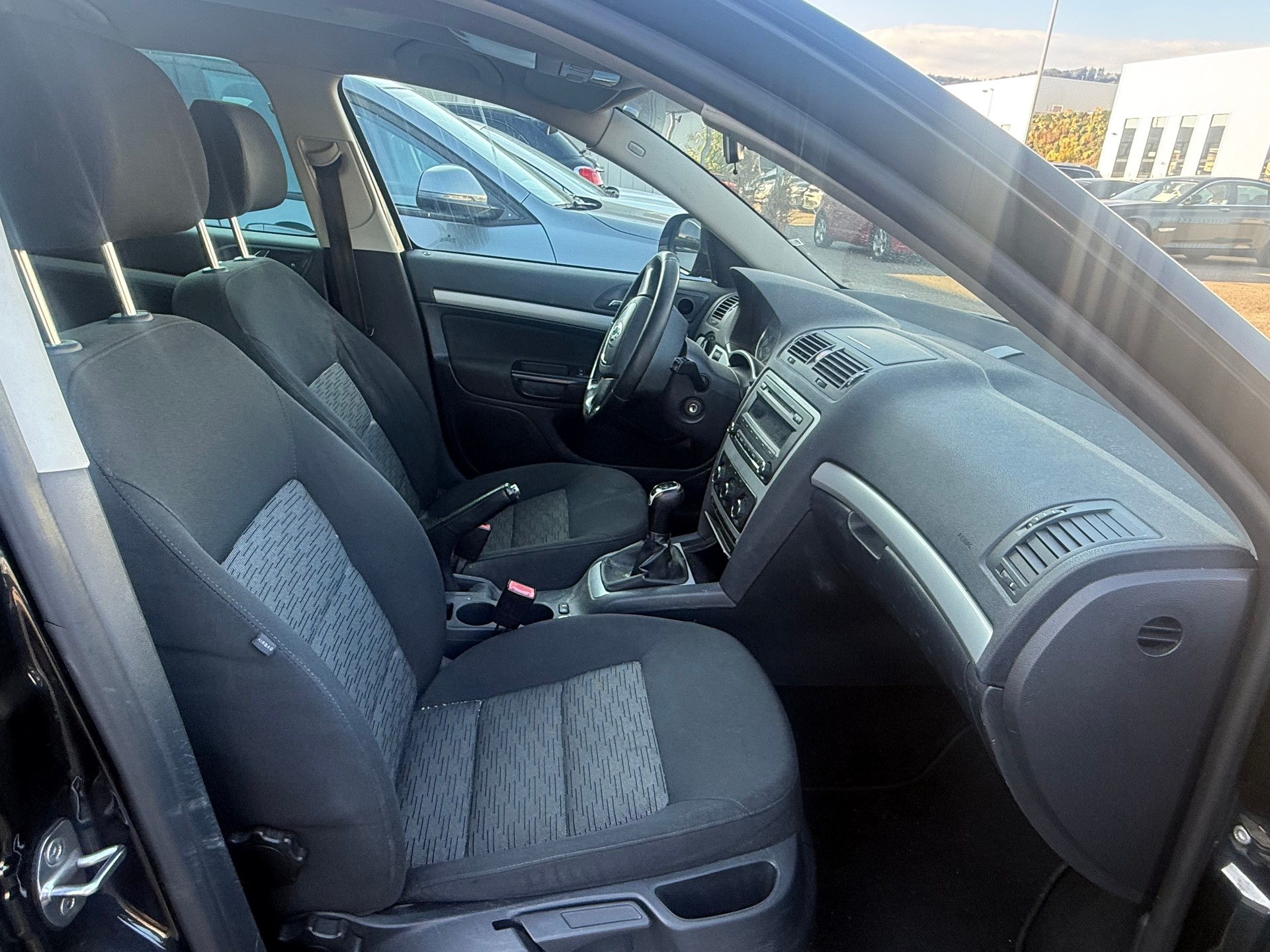 SKODA Octavia Combi 1.8 TSI Laurin & Klement 4x4-image-4