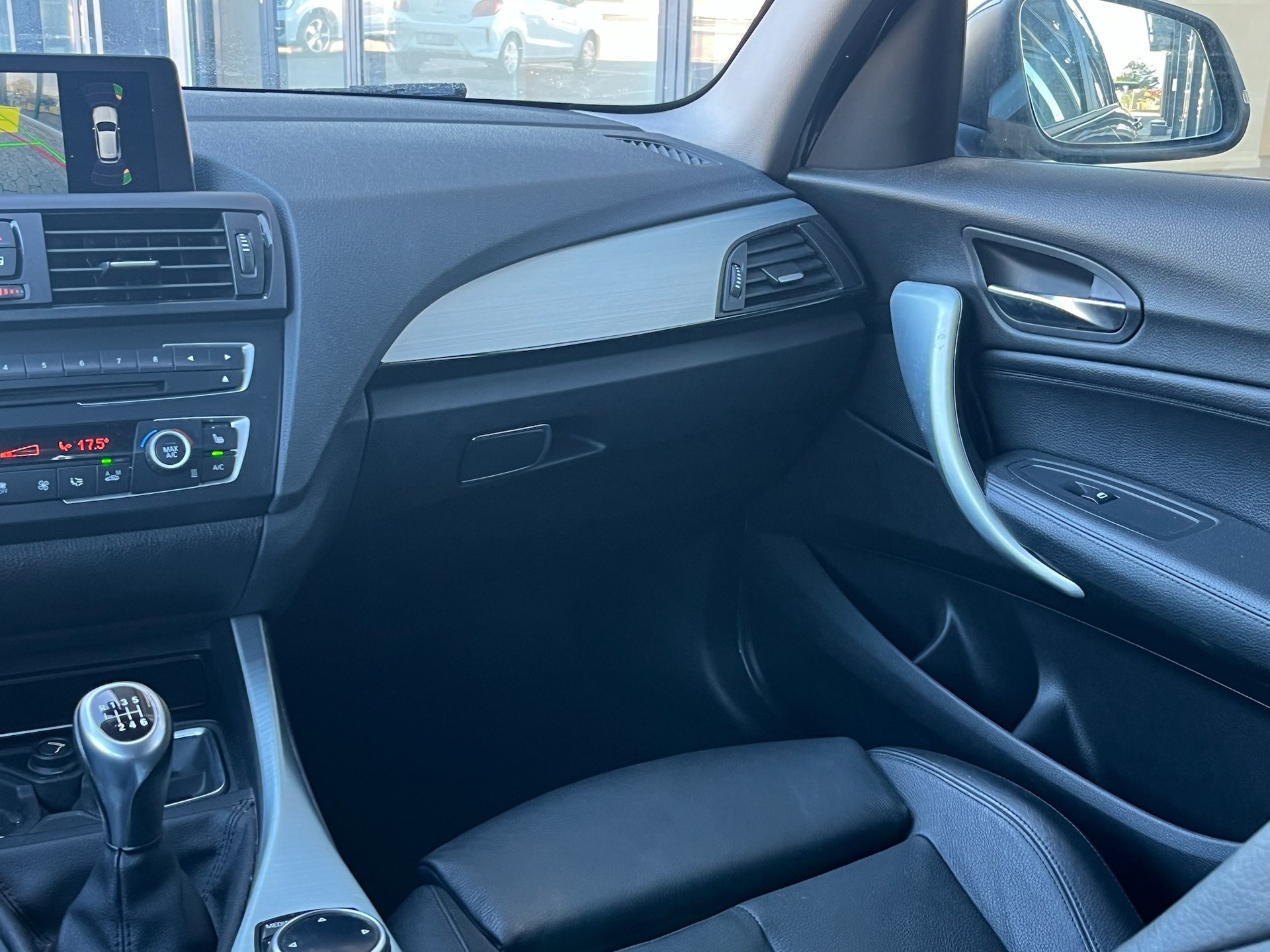 BMW 120d xDrive Sport Line-image-13