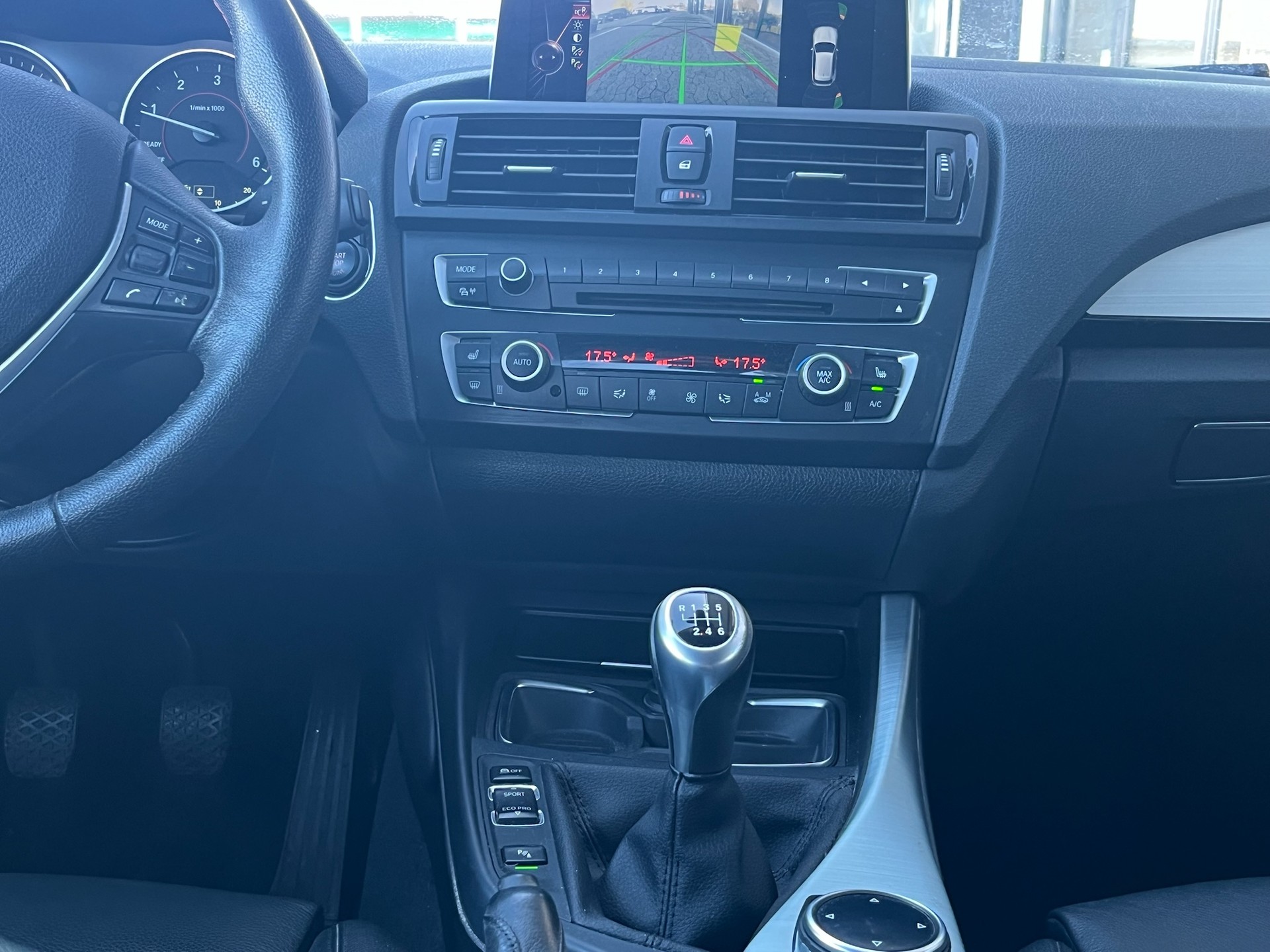 BMW 120d xDrive Sport Line-image-11