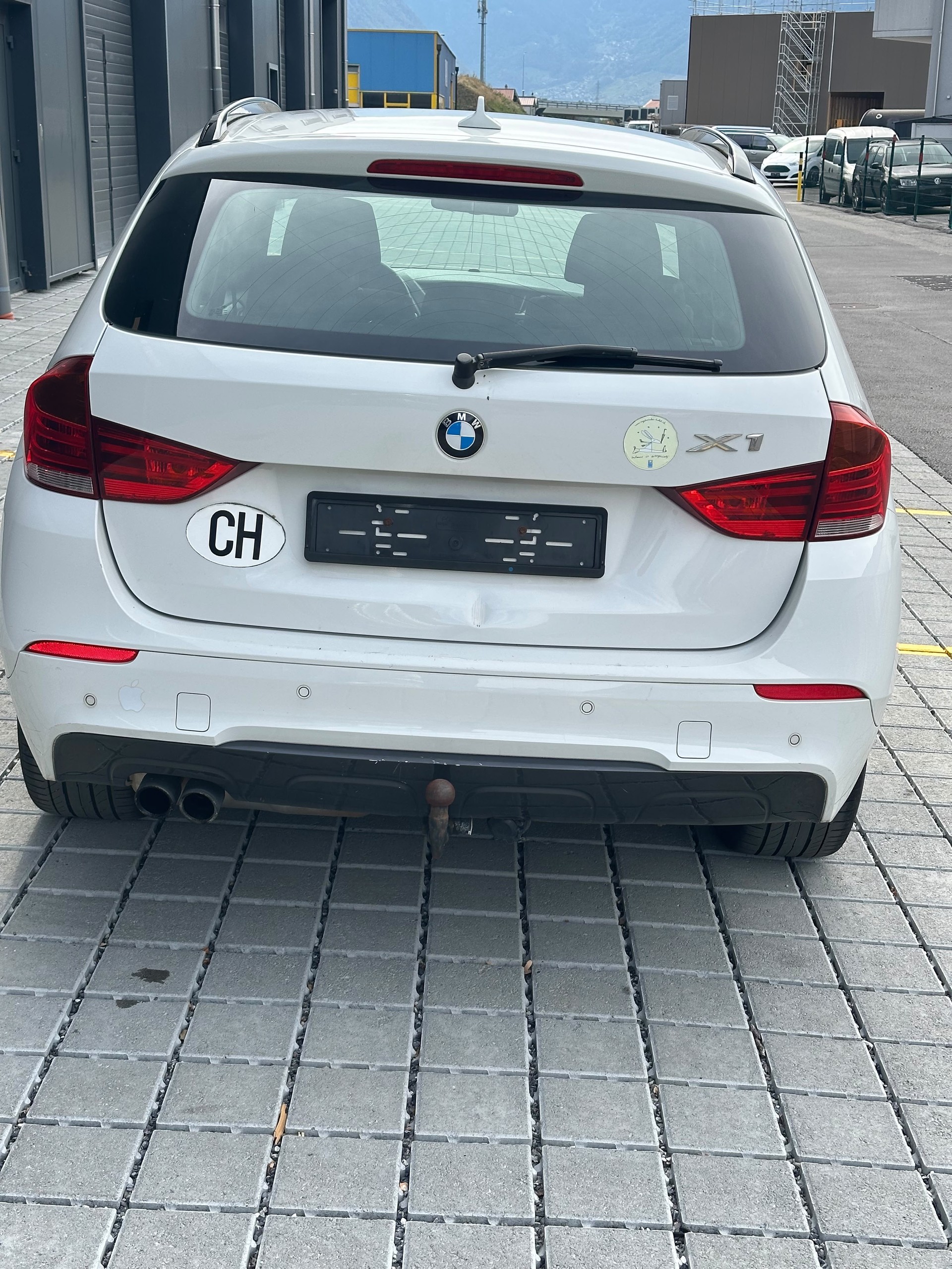 BMW X1 xDrive 20i Sport Line-image-3