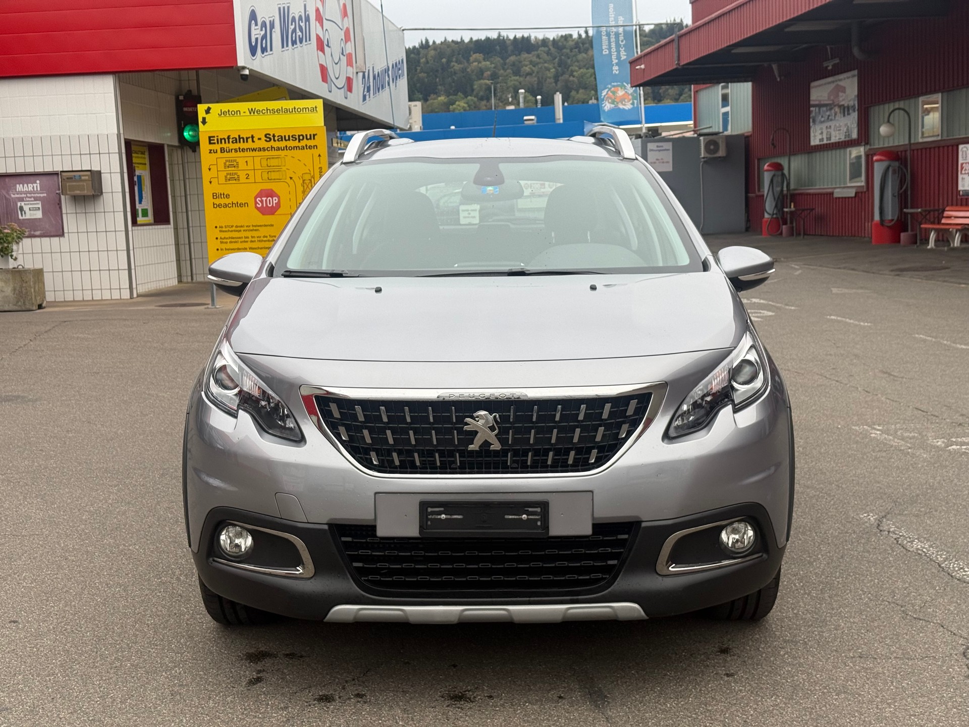 PEUGEOT 2008 1.2 PureTech Active EAT6-image-1