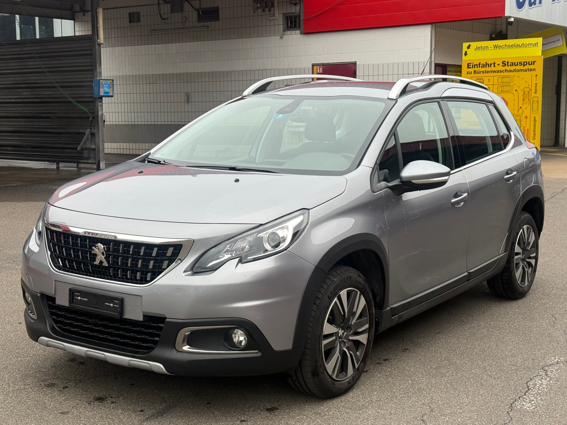 PEUGEOT 2008 1.2 PureTech Active EAT6-image-2