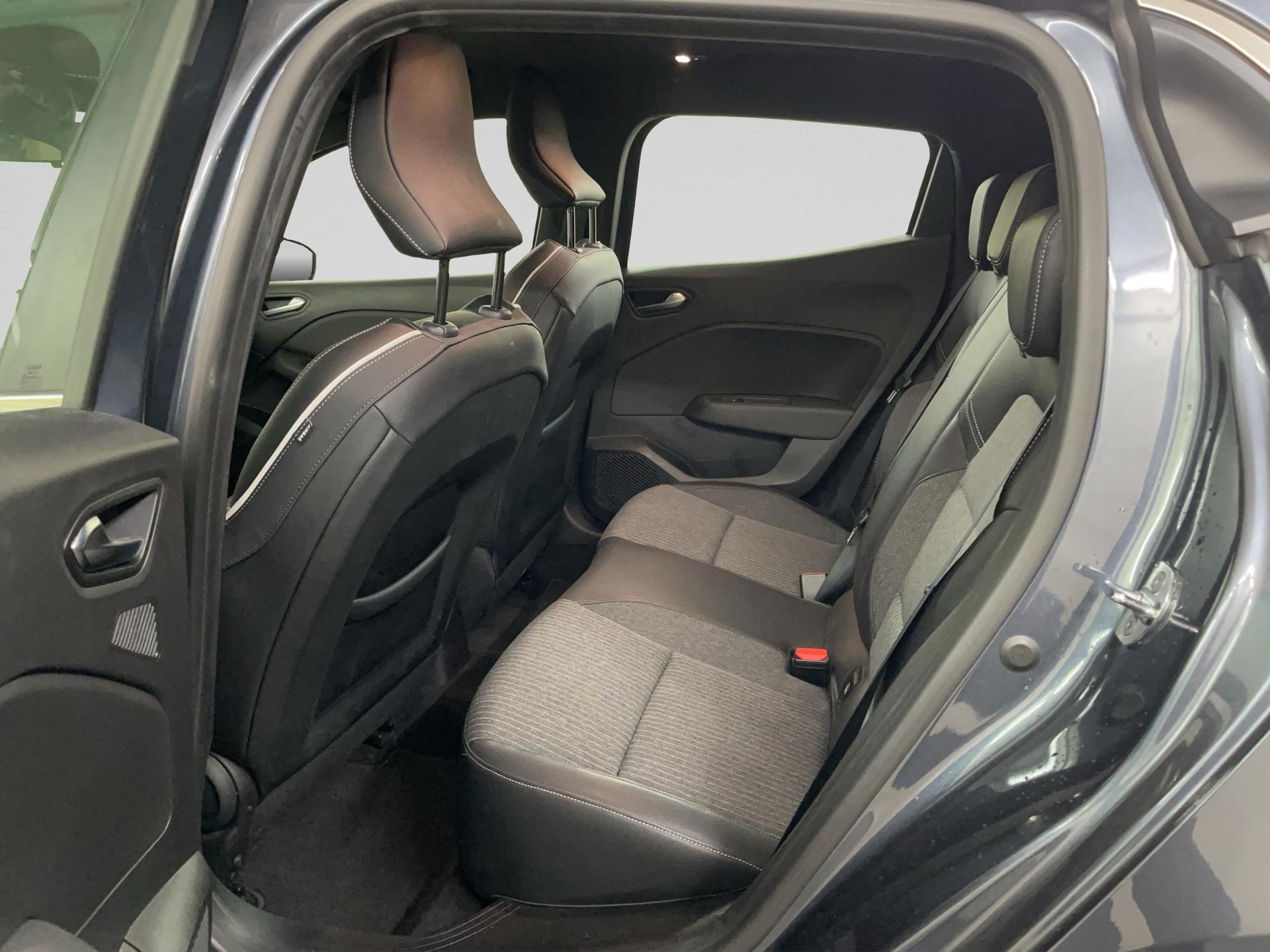 RENAULT Clio 1.6 E-Tech Intens-image-20
