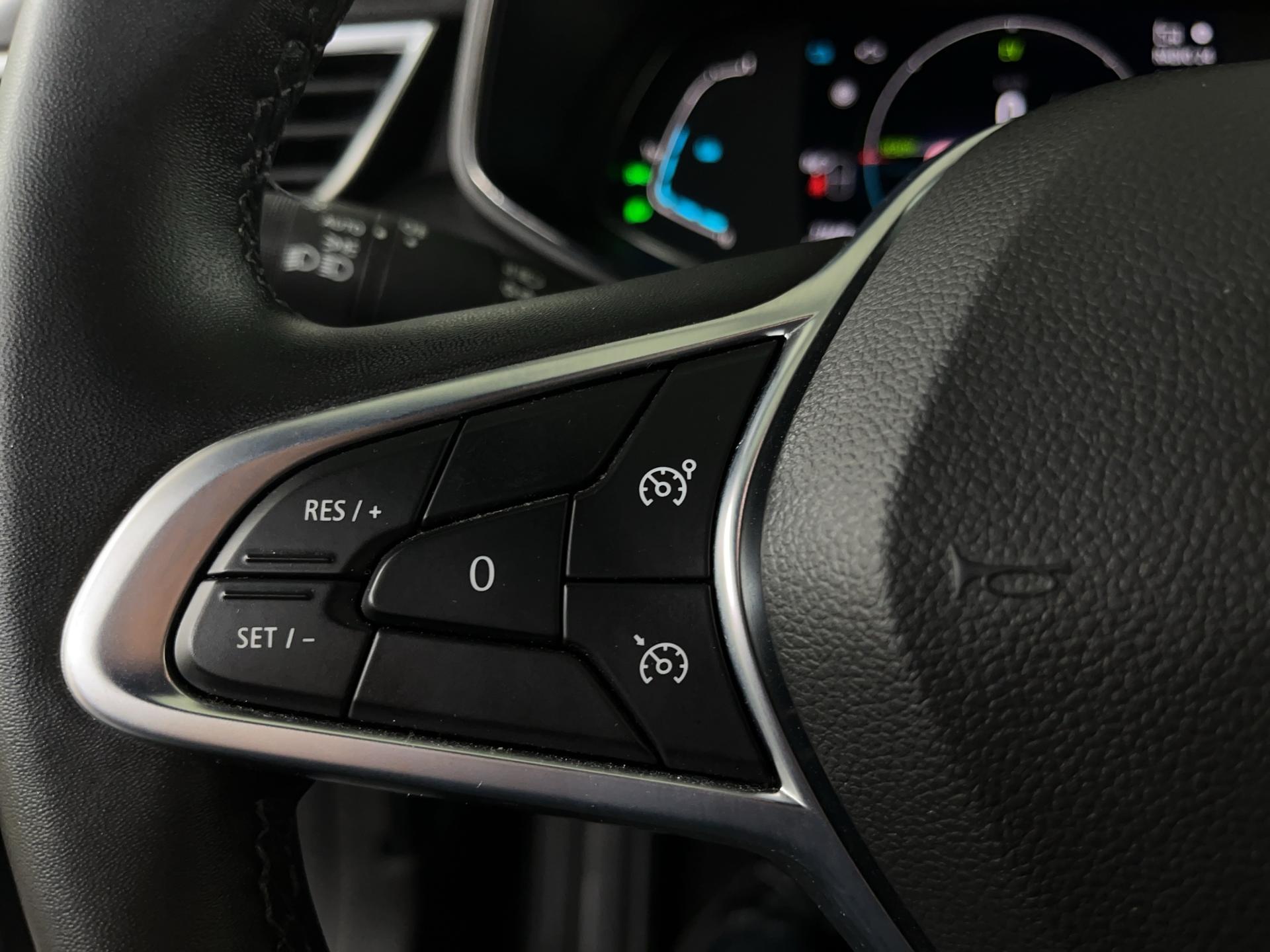 RENAULT Clio 1.6 E-Tech Intens-image-15