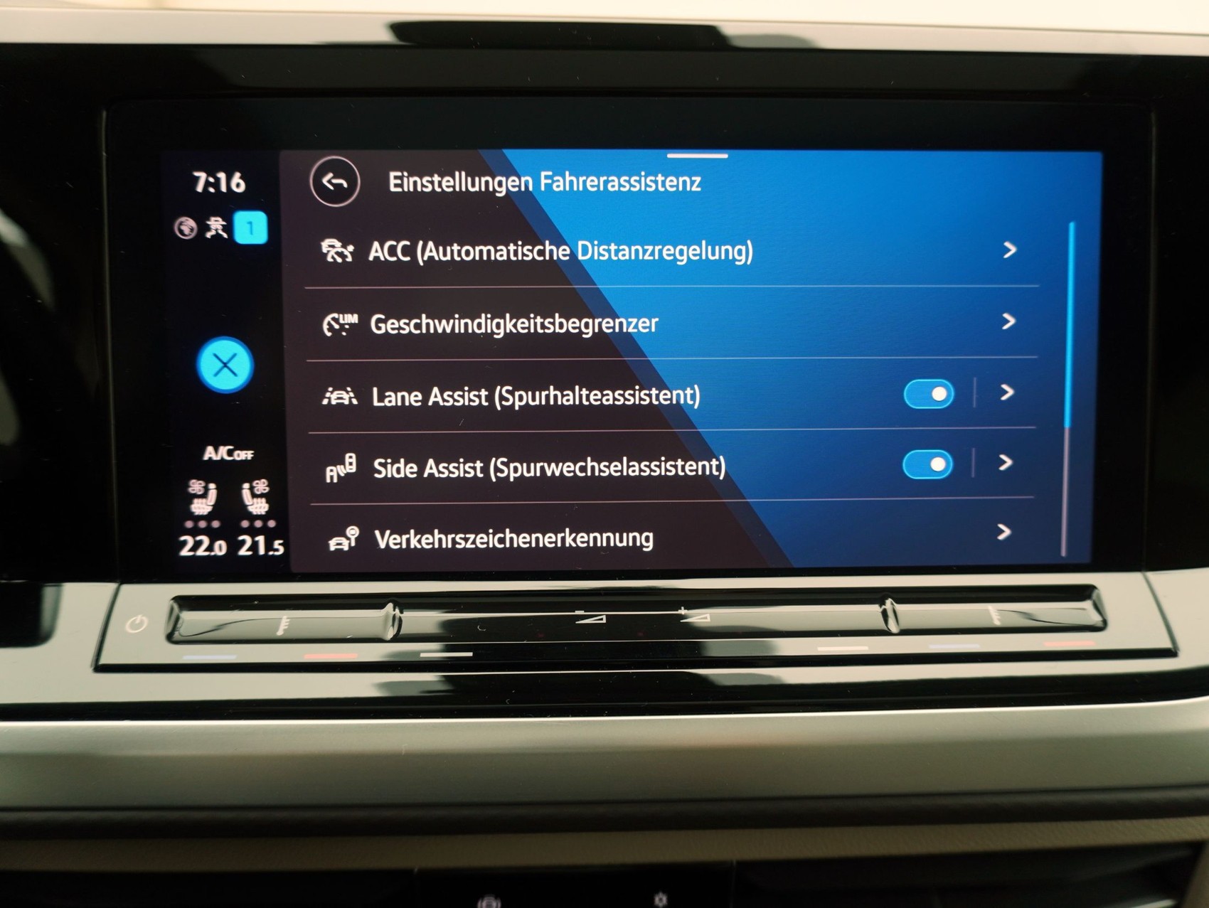 VW T7 Multivan kurz 2.0 TSI DSG Style **VW Werksgarantie bis 04/2027**-image-29