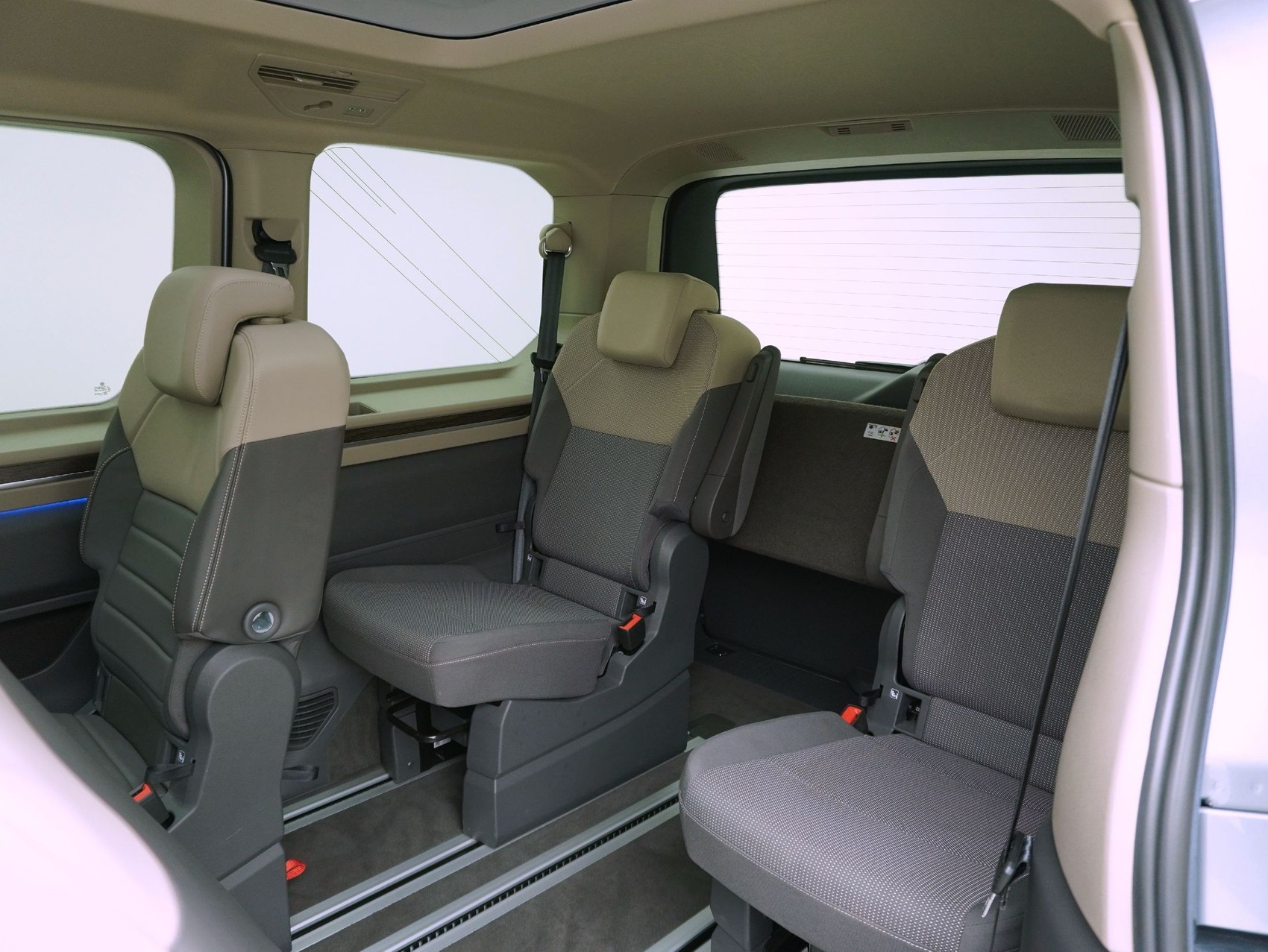 VW T7 Multivan kurz 2.0 TSI DSG Style **VW Werksgarantie bis 04/2027**-image-14