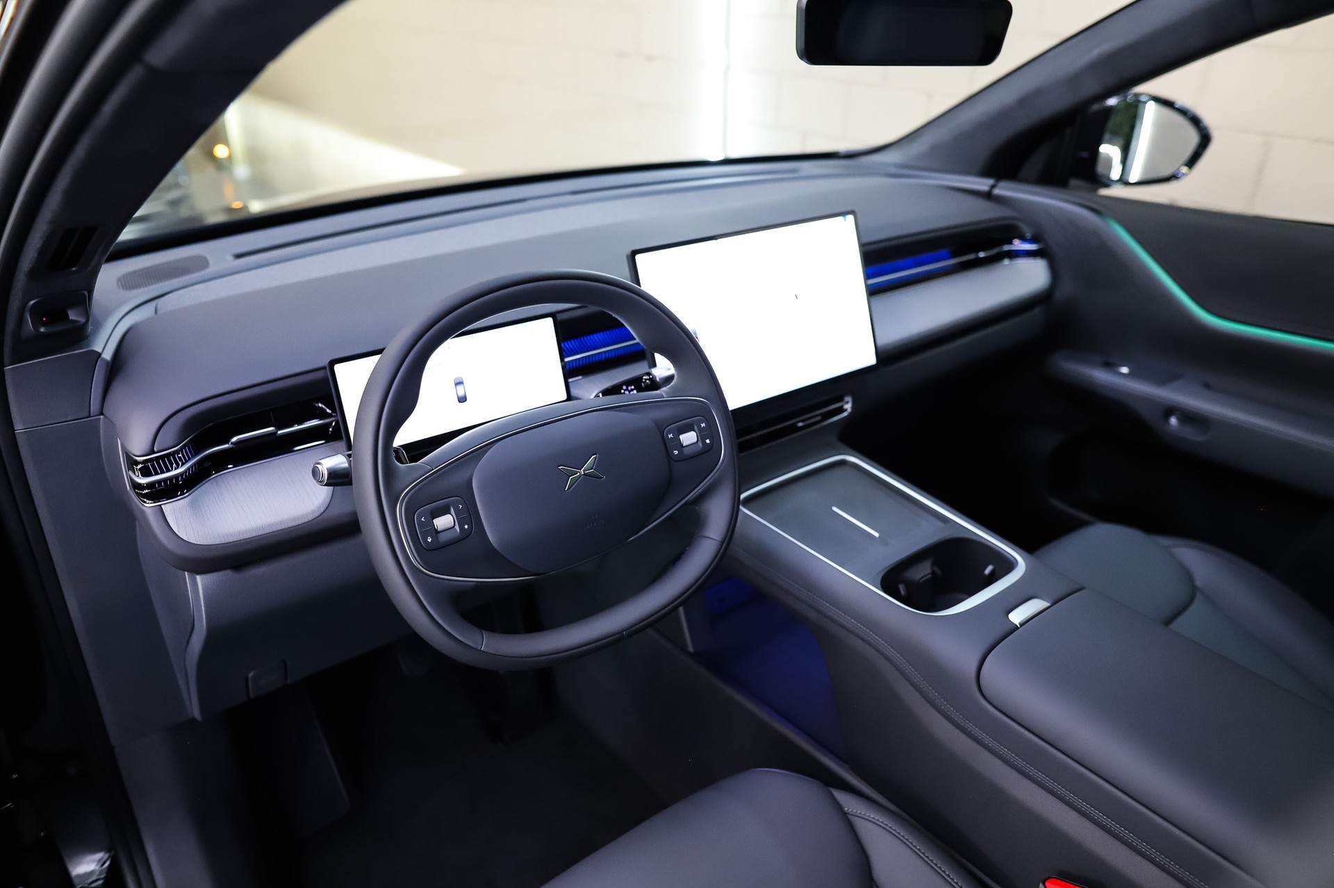 XPENG G6 80kWh Performance AWD BLACK EDITION * Anhängerkupplung *-image-10