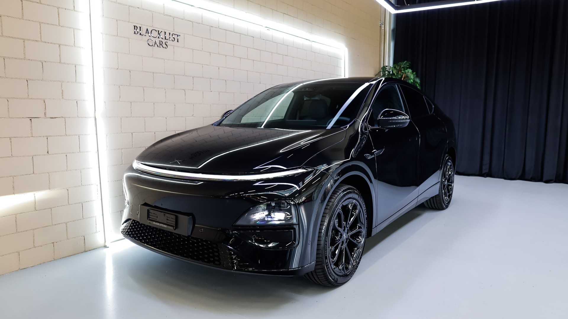 XPENG G6 80kWh Performance AWD BLACK EDITION * Anhängerkupplung *-showroom-element-1