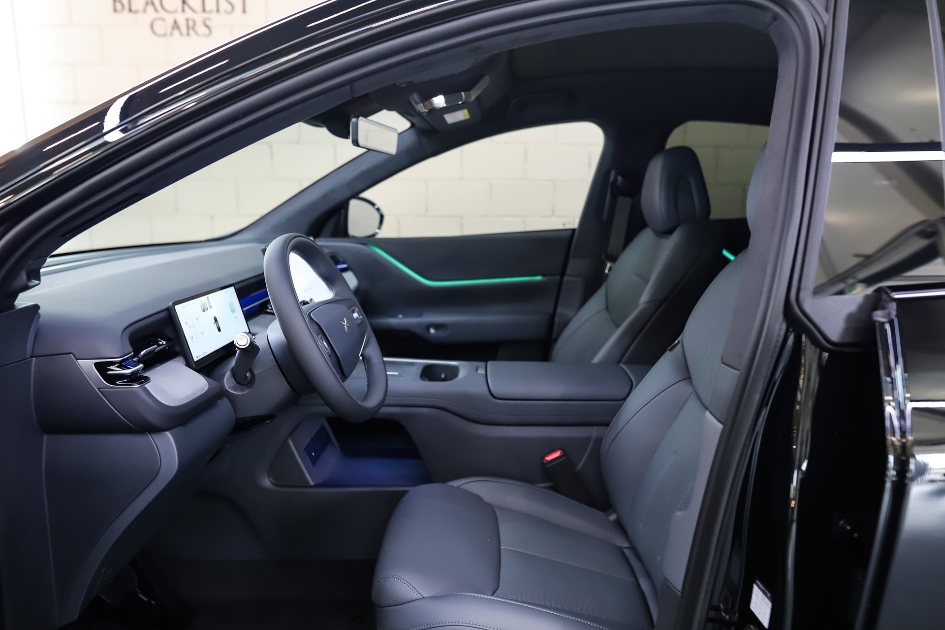 XPENG G6 80kWh Performance AWD BLACK EDITION * Anhängerkupplung *-image-8
