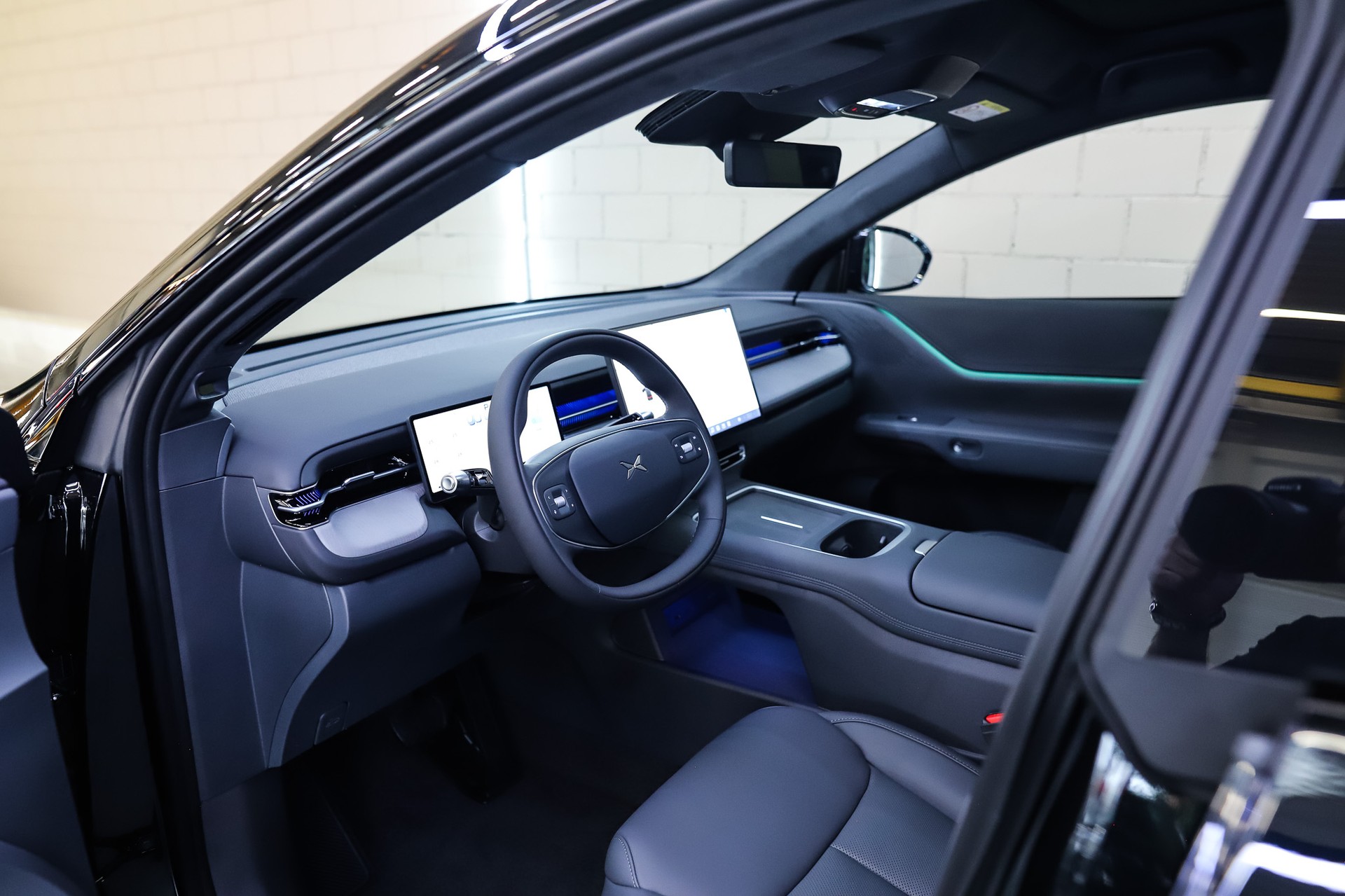 XPENG G6 80kWh Performance AWD BLACK EDITION * Anhängerkupplung *-image-7
