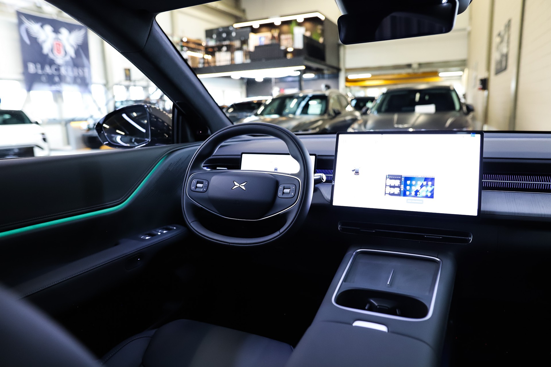 XPENG G6 80kWh Performance AWD BLACK EDITION * Anhängerkupplung *-image-28