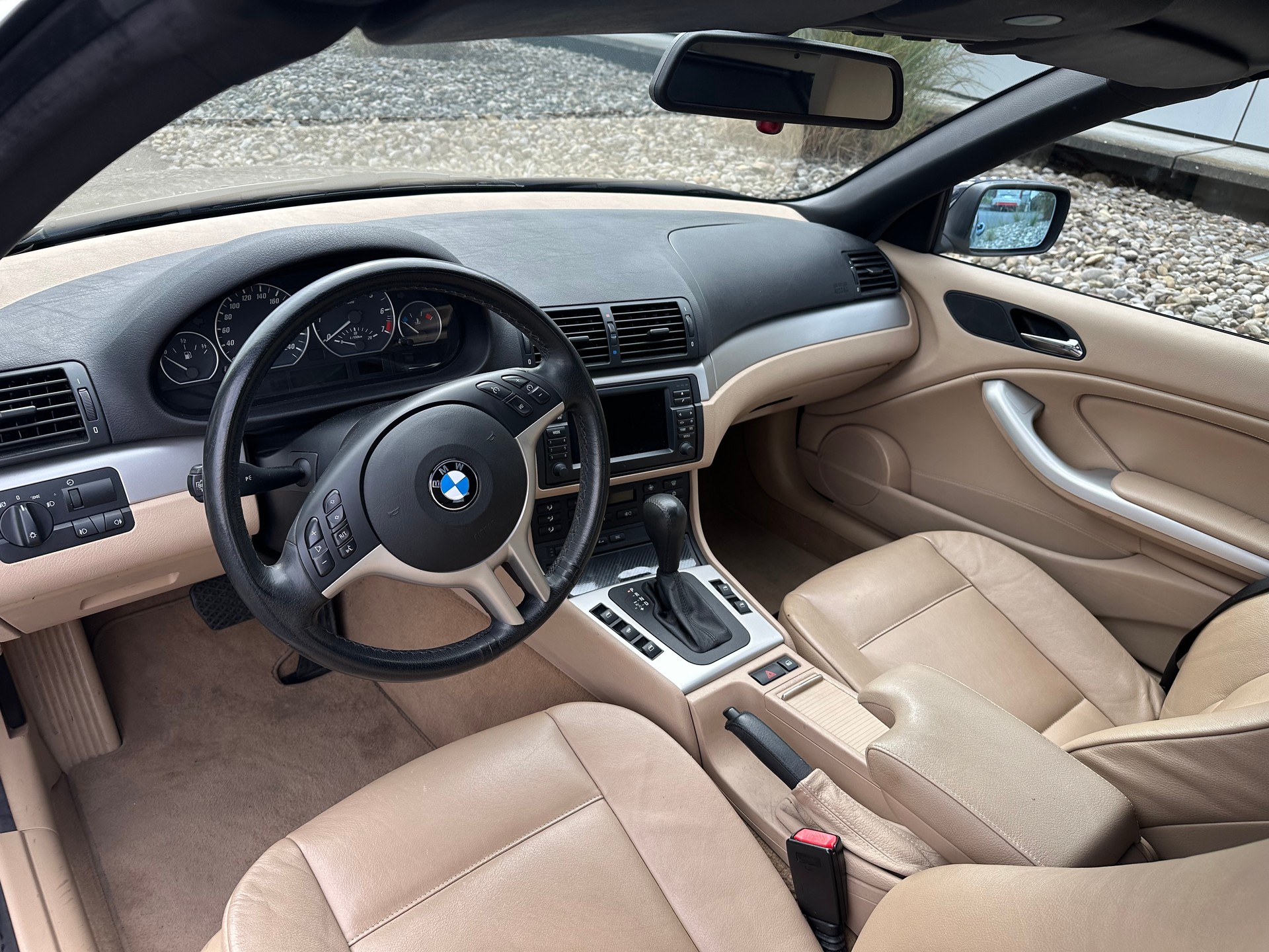 BMW 330Ci Cabriolet-image-7