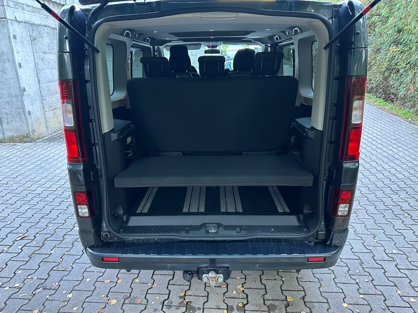 RENAULT Trafic Blue dCi 145 Spaceclass Pack Escapade-image-12