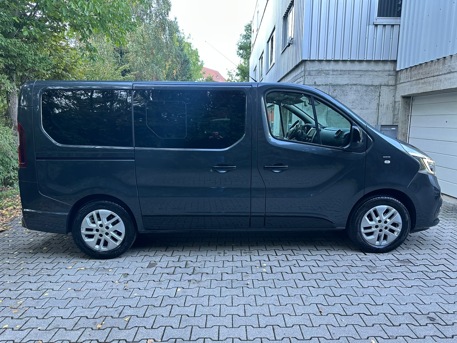 RENAULT Trafic Blue dCi 145 Spaceclass Pack Escapade-image-6