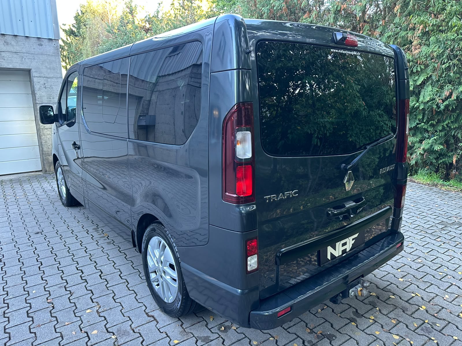 RENAULT Trafic Blue dCi 145 Spaceclass Pack Escapade-image-2