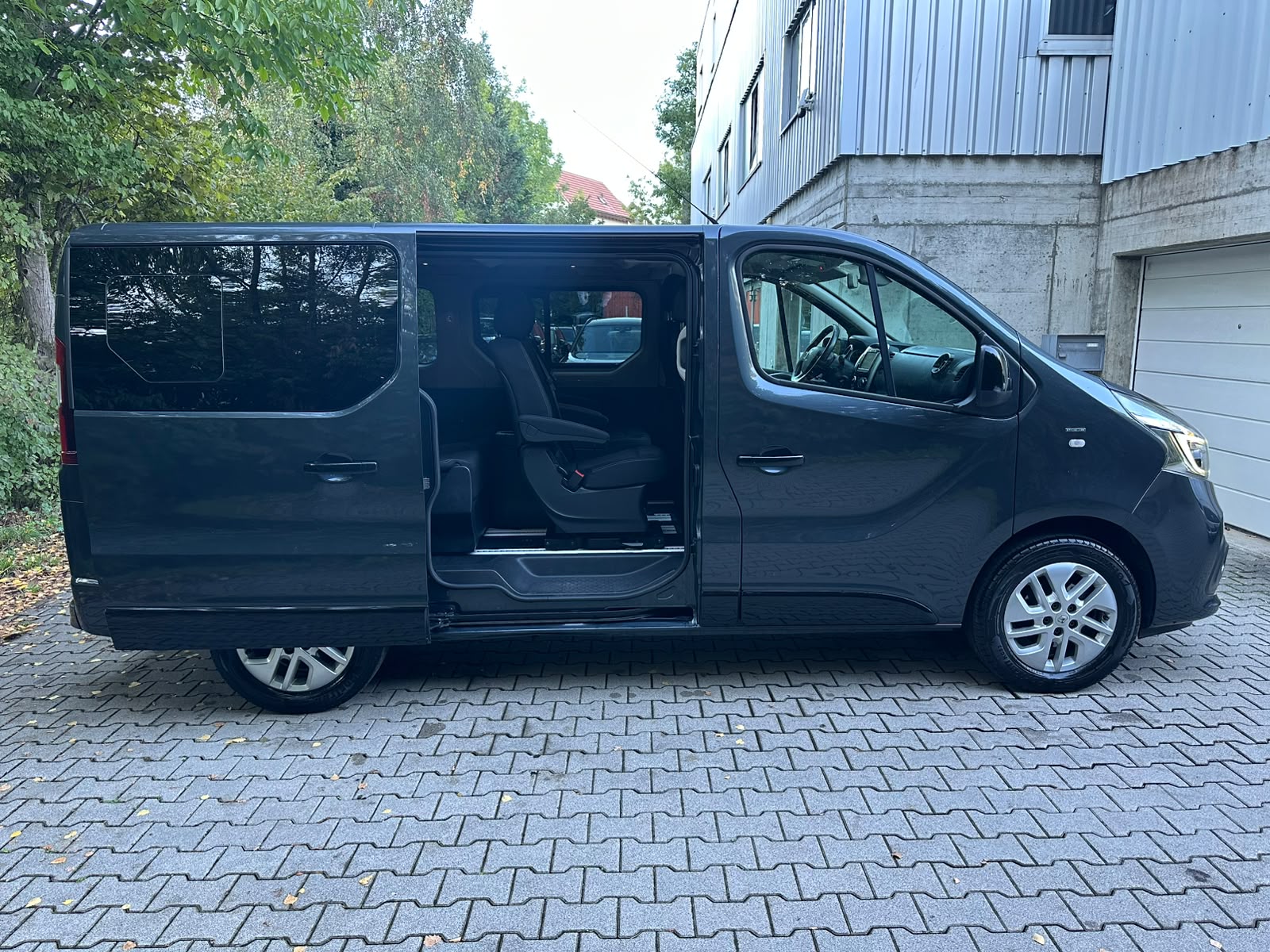 RENAULT Trafic Blue dCi 145 Spaceclass Pack Escapade-image-7