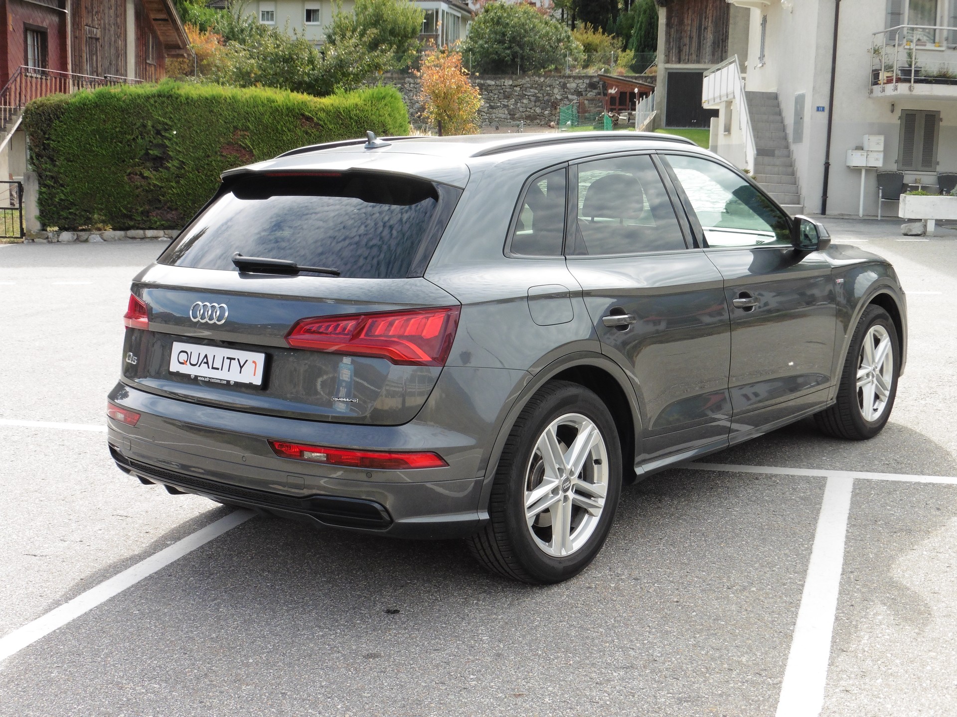 AUDI Q5 2.0 TFSI sport quattro S-tronic-image-10