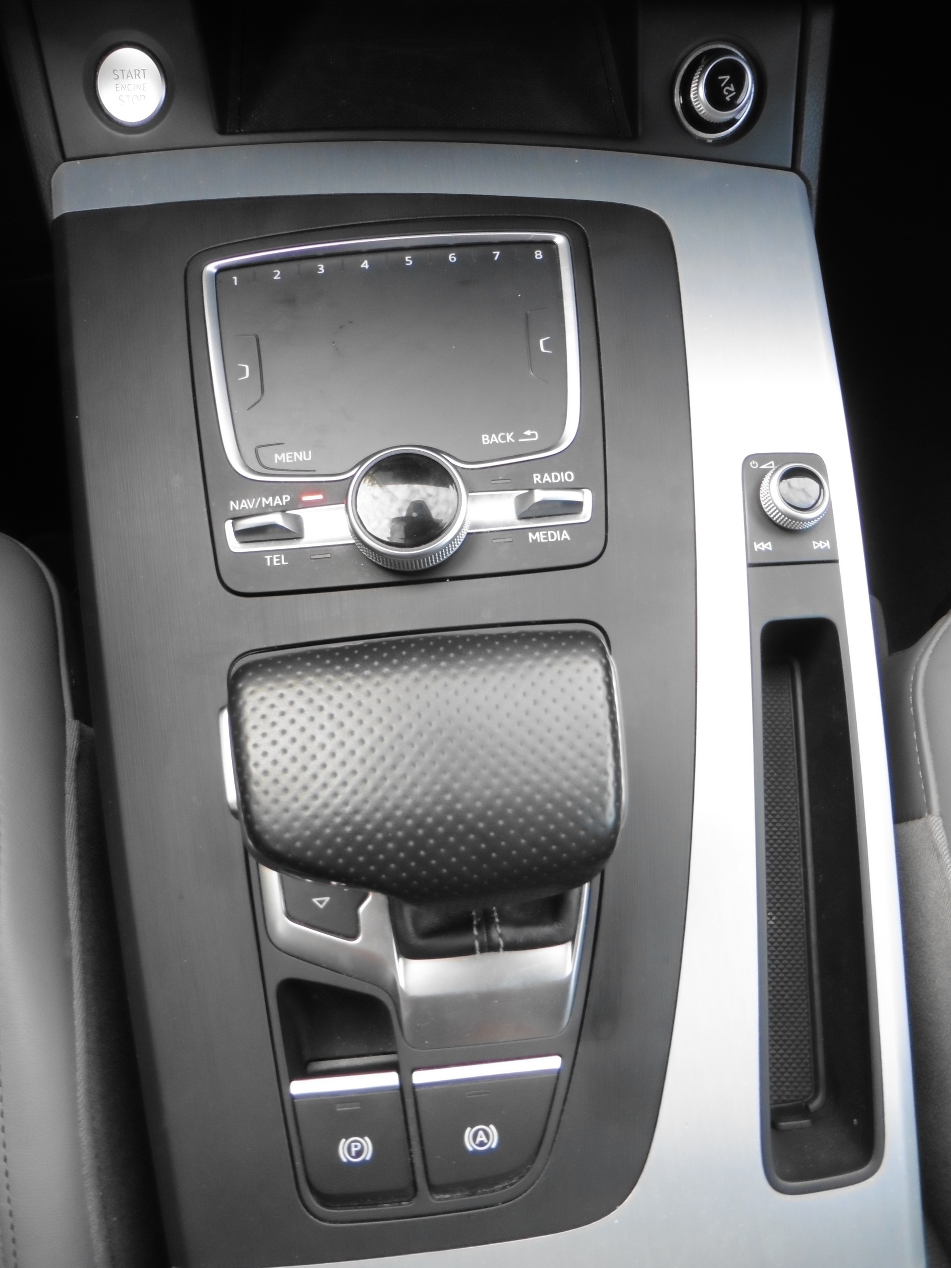 AUDI Q5 2.0 TFSI sport quattro S-tronic-image-17