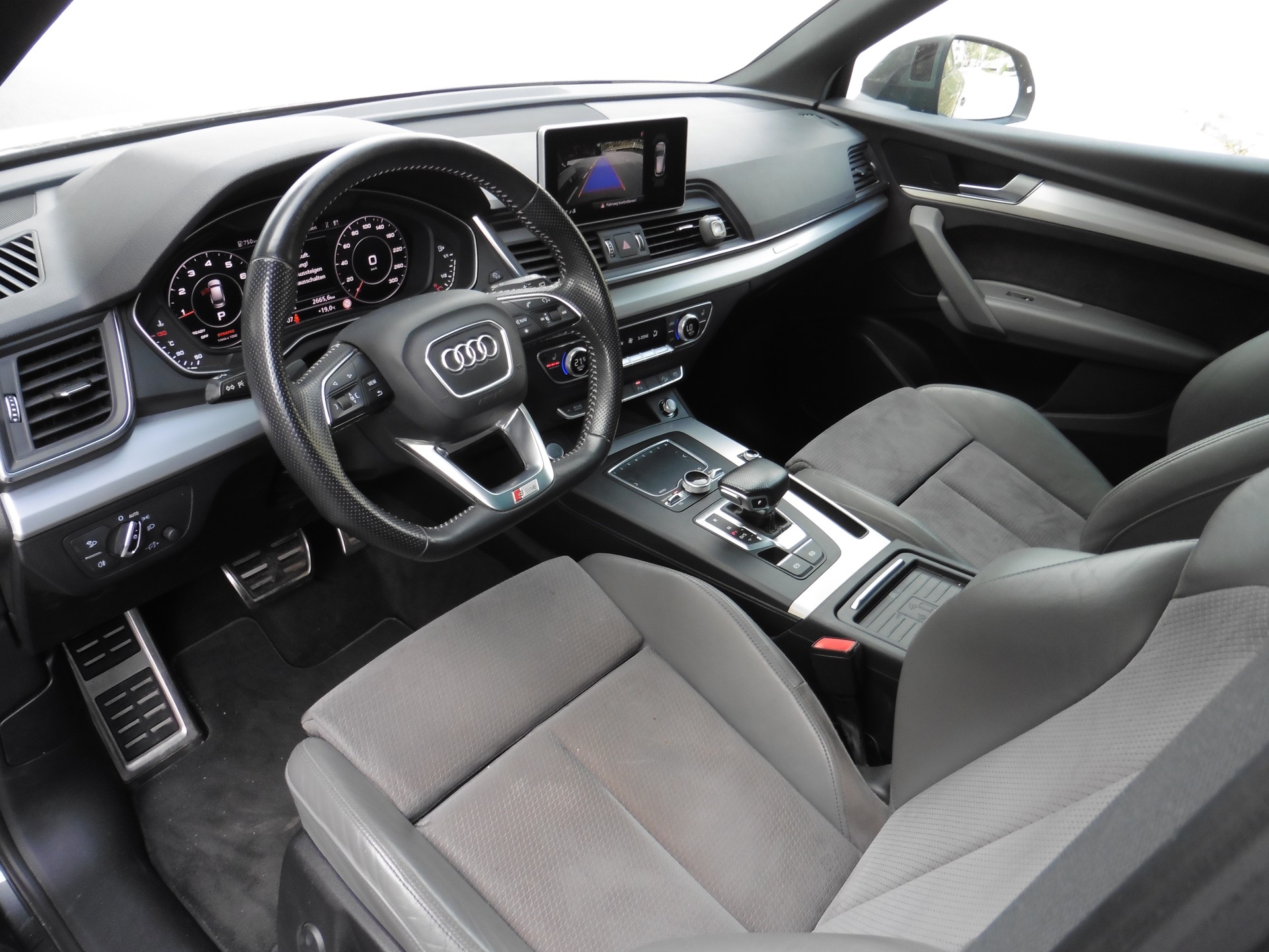 AUDI Q5 2.0 TFSI sport quattro S-tronic-image-22